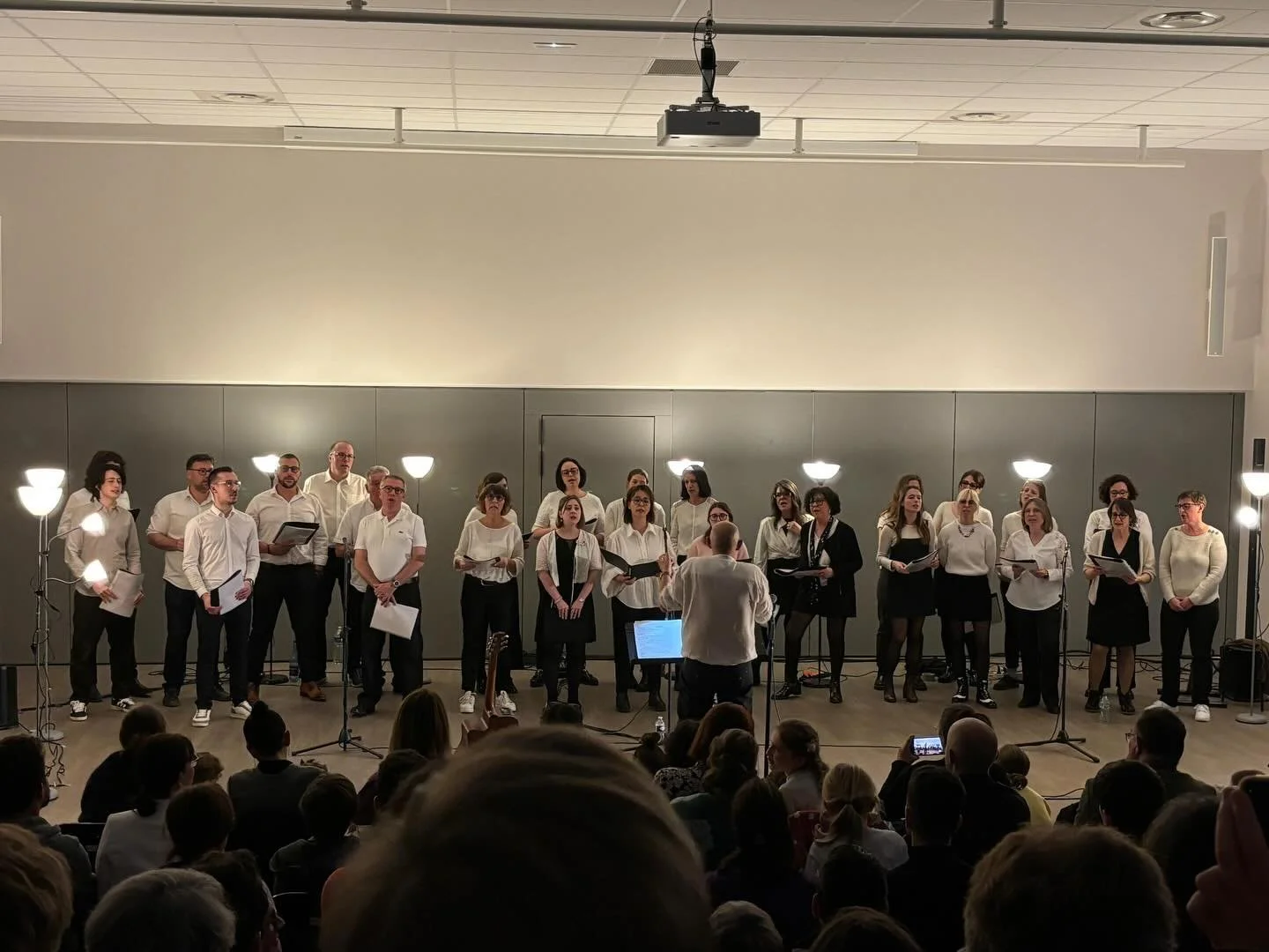 Concert des chorales de l&rsquo;&eacute;cole.
#lepointdorguesaumur #ecoledemusiquesaumur #concert #saumur