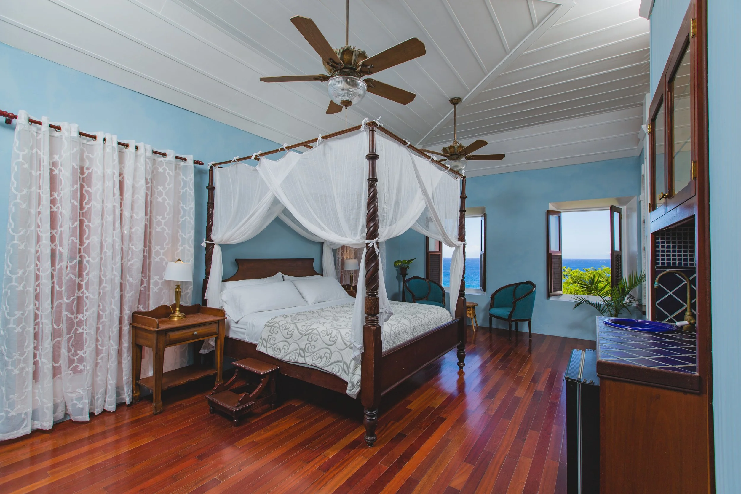 Seaview Suite 4.jpg