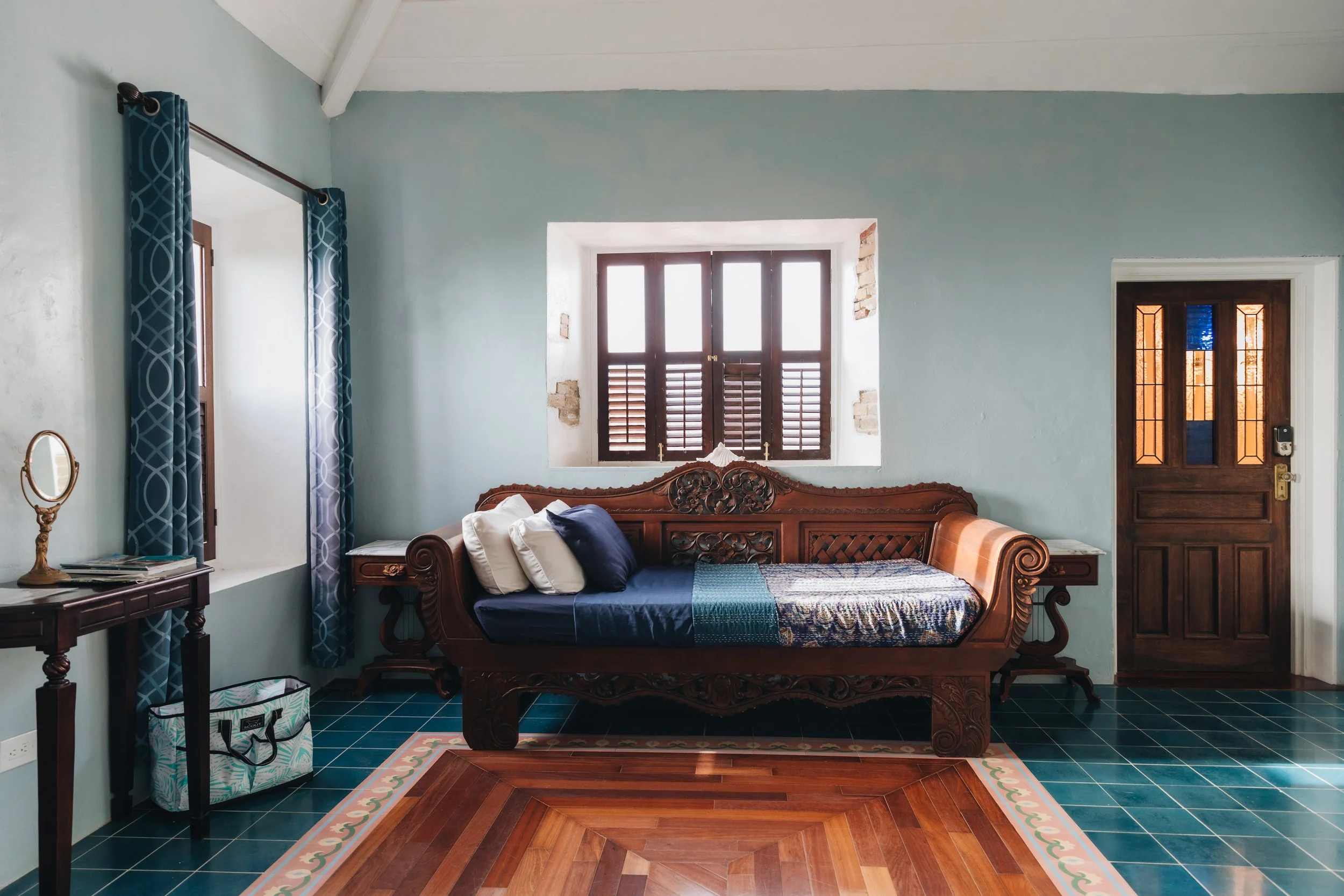 Seaview Suite 1.jpg