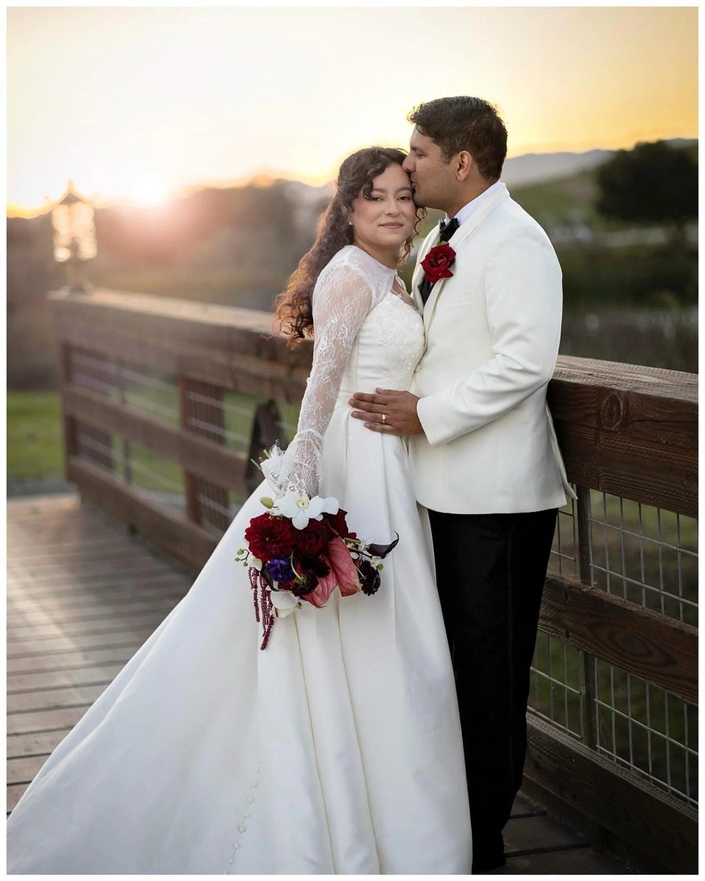 This is my favorite part of the wedding day. When the hustle and bustle of the day slows and the focus is just the couple&hellip; Amy &amp; Ismael, together in the calm dusk of La Lomita Ranch. 

Love, connection, and nothing else competing for the m