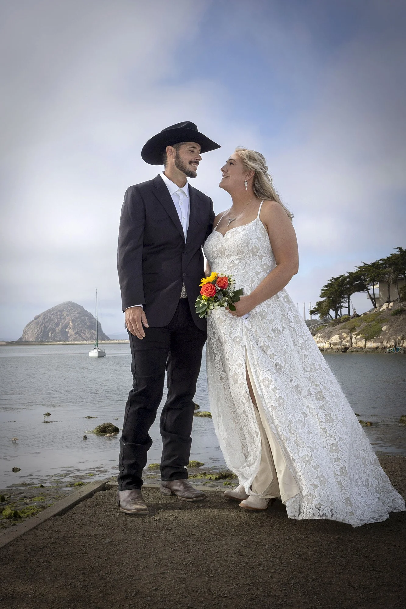 Romantic couple portraits overlooking Morro Rock