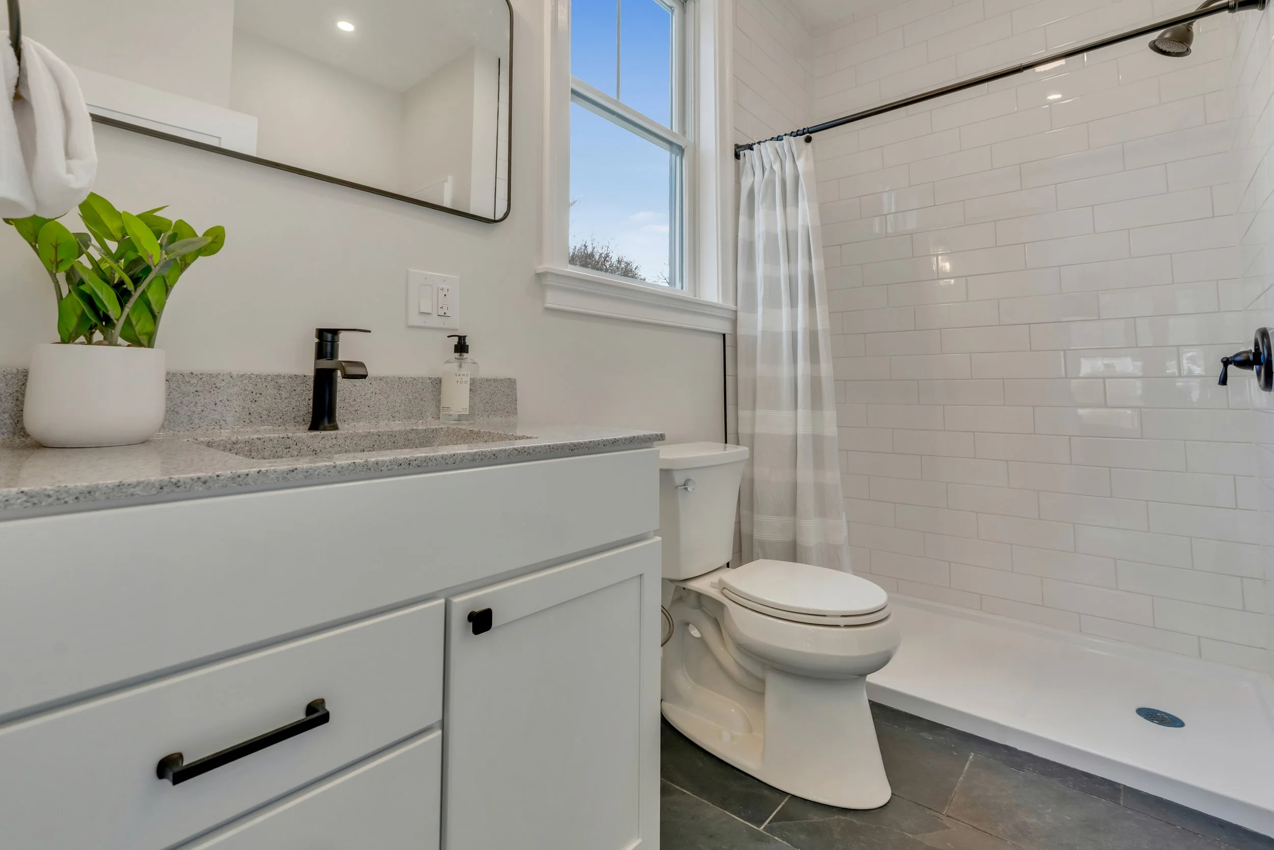 first floor bath.jpg