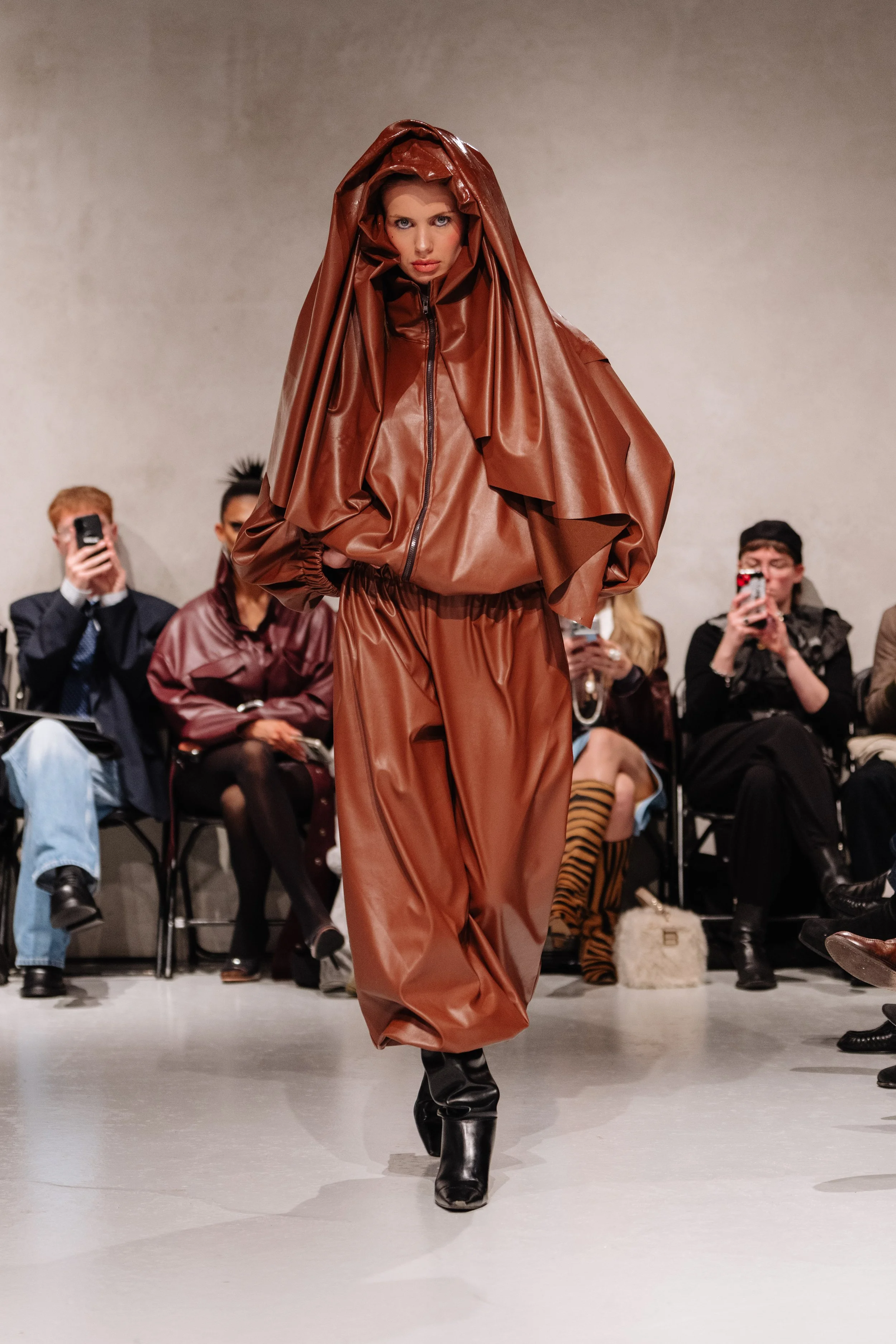 Poet-Lab_AW26_Runway1_by_ MarcusHartelt_for_LFW_17.jpg