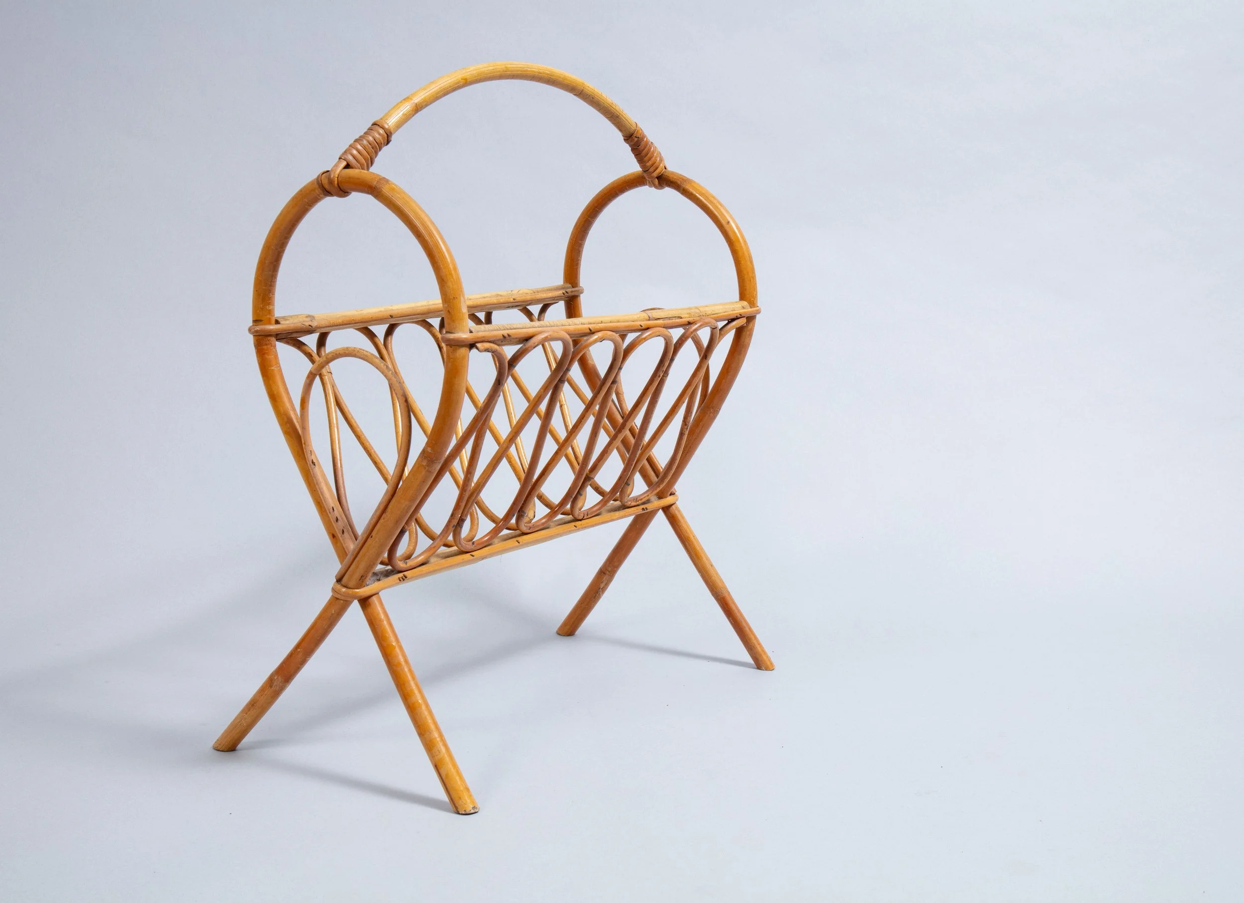 60s magazin rack made of wicker