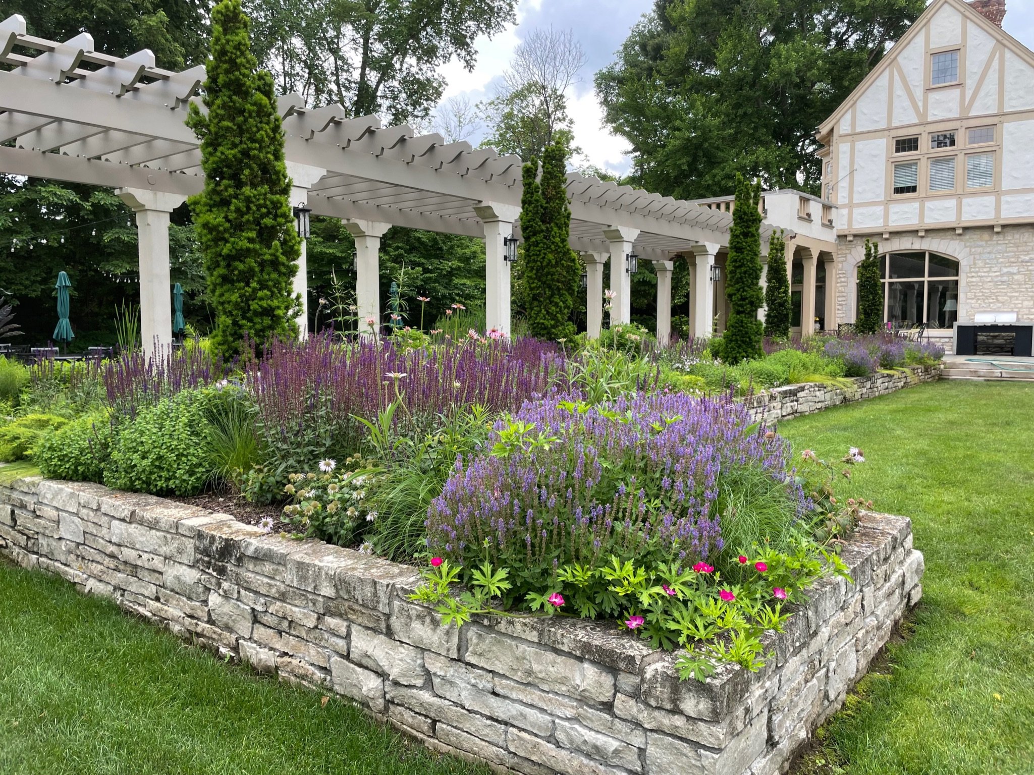  Recent restoration efforts led by current First Lady Fran DeWine have included the establishment of the First Lady’s Terrace Garden in the Heritage Garden and rebuilding the pergola in the Heritage Garden. 