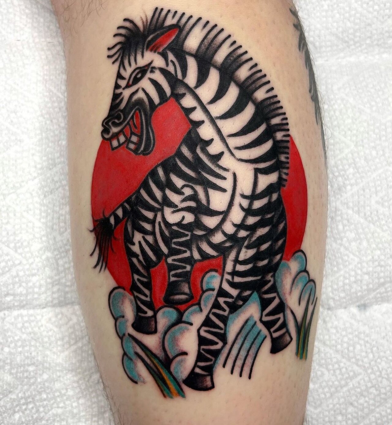 🦓 by @here.2.kill 
.
#zebra #zebratattoo #🦓 #trad #traditionaltattoo #boldtattoos #boldandbeautiful #boldwillhold #atlantatattoo #memorialtattooatl