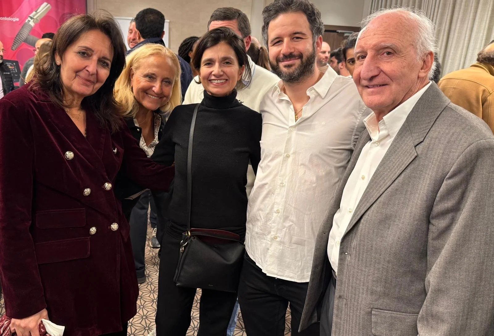 Une partie du bureau Alpha Oméga Paris, de gauche à droite : Audrey Ohayon, MIchèle Albou, Géraldine Fima-Lilti, Mickaël Aboulker et Sydney Boublil