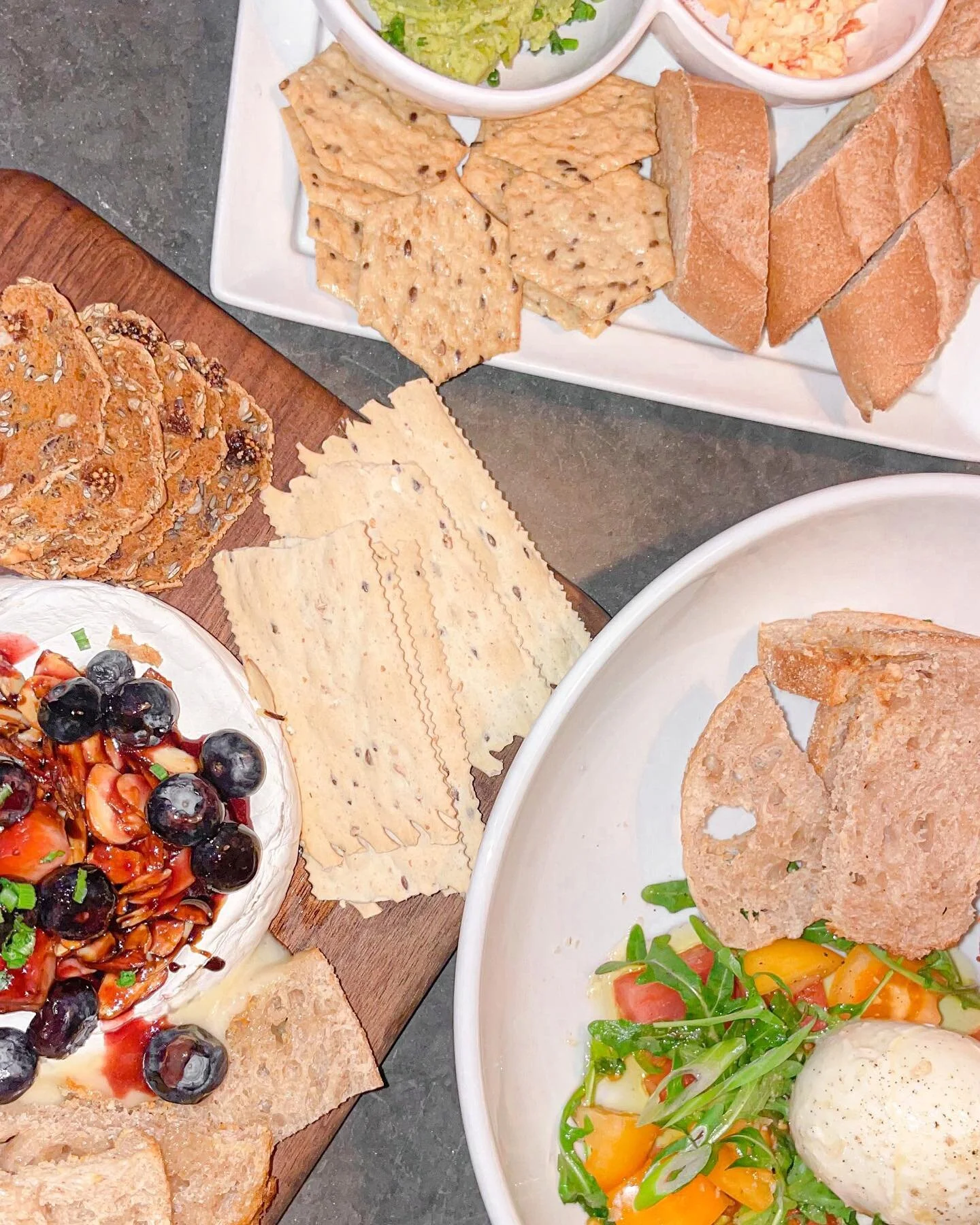 friendsgiving dinner was perfect as always, especially when it&rsquo;s at our favorite restaurant.

{dEATS&hellip;brie with berries, burrata prepared with fresh heirlooms, &amp; dip trio consisting of hummus, pimento dip, &amp; mint pesto}