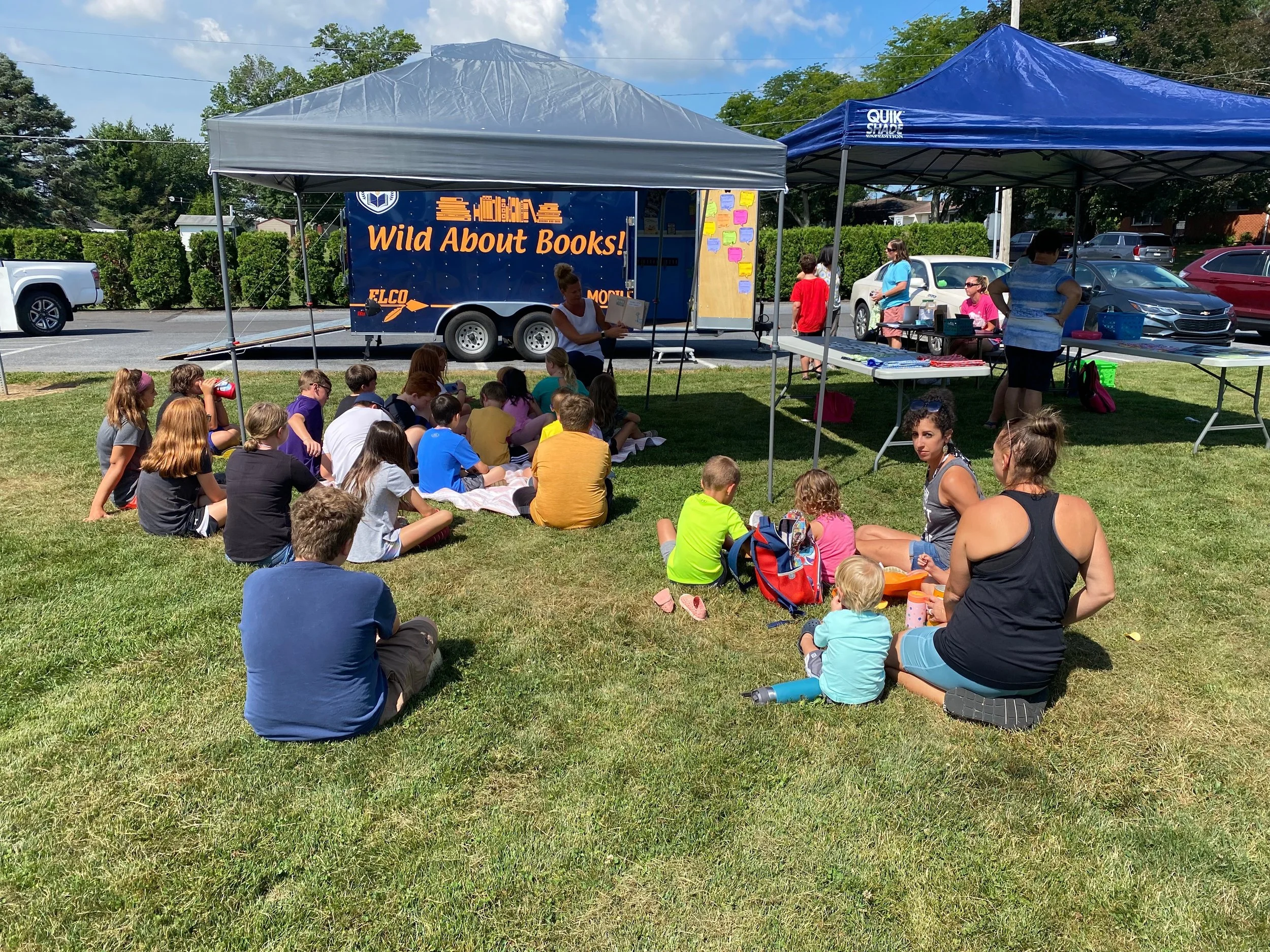 ELCO students attend mobile book event