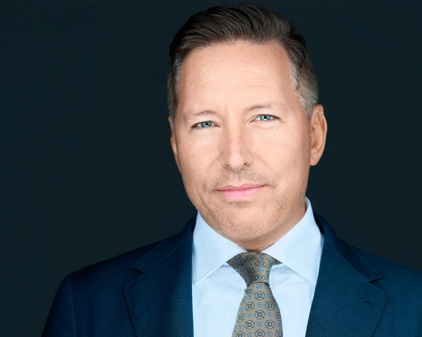 Professional and Corporate Headshot Photography Studio Oakville Burlington Jeff Gaetan7726-Retouched.jpg