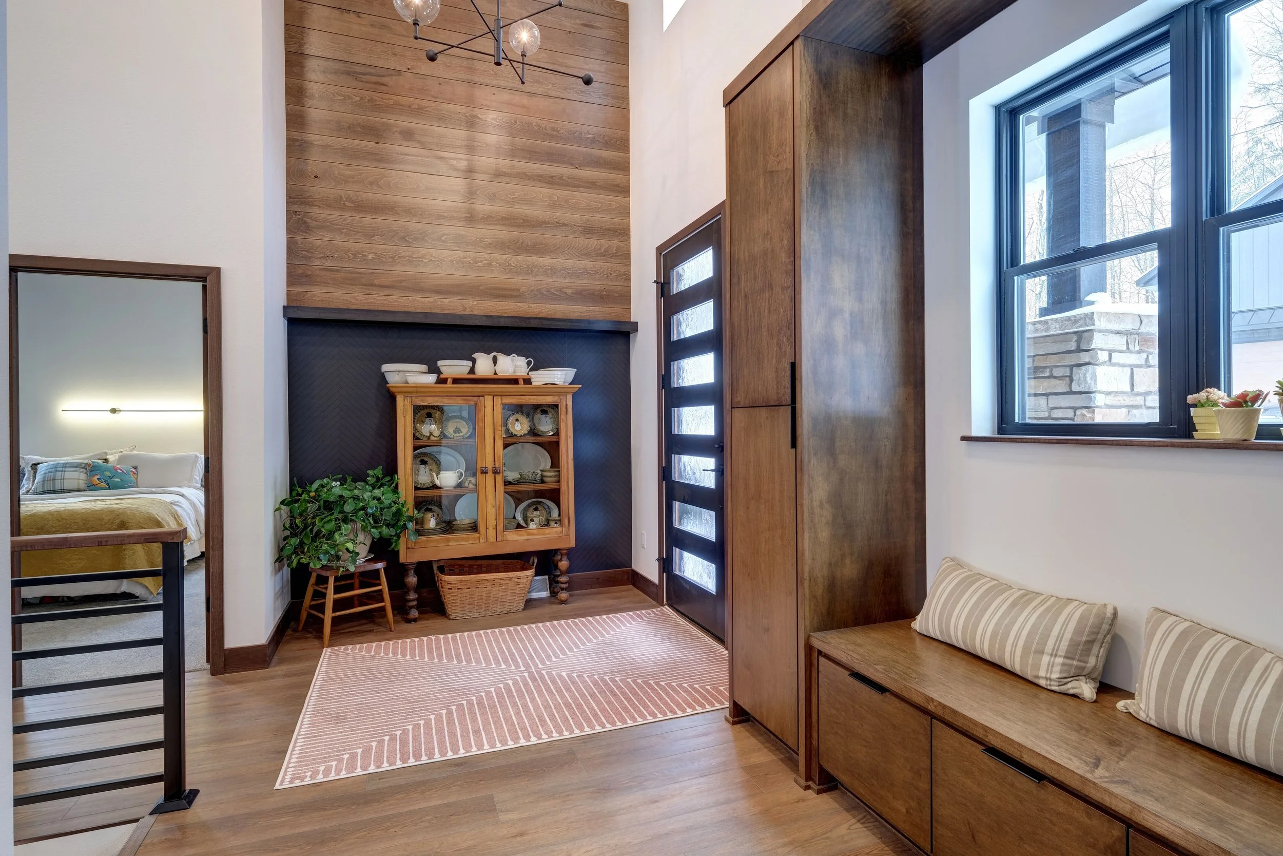 Foyer2.jpg