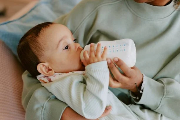 Storing Breastmilk and Formula Safely: