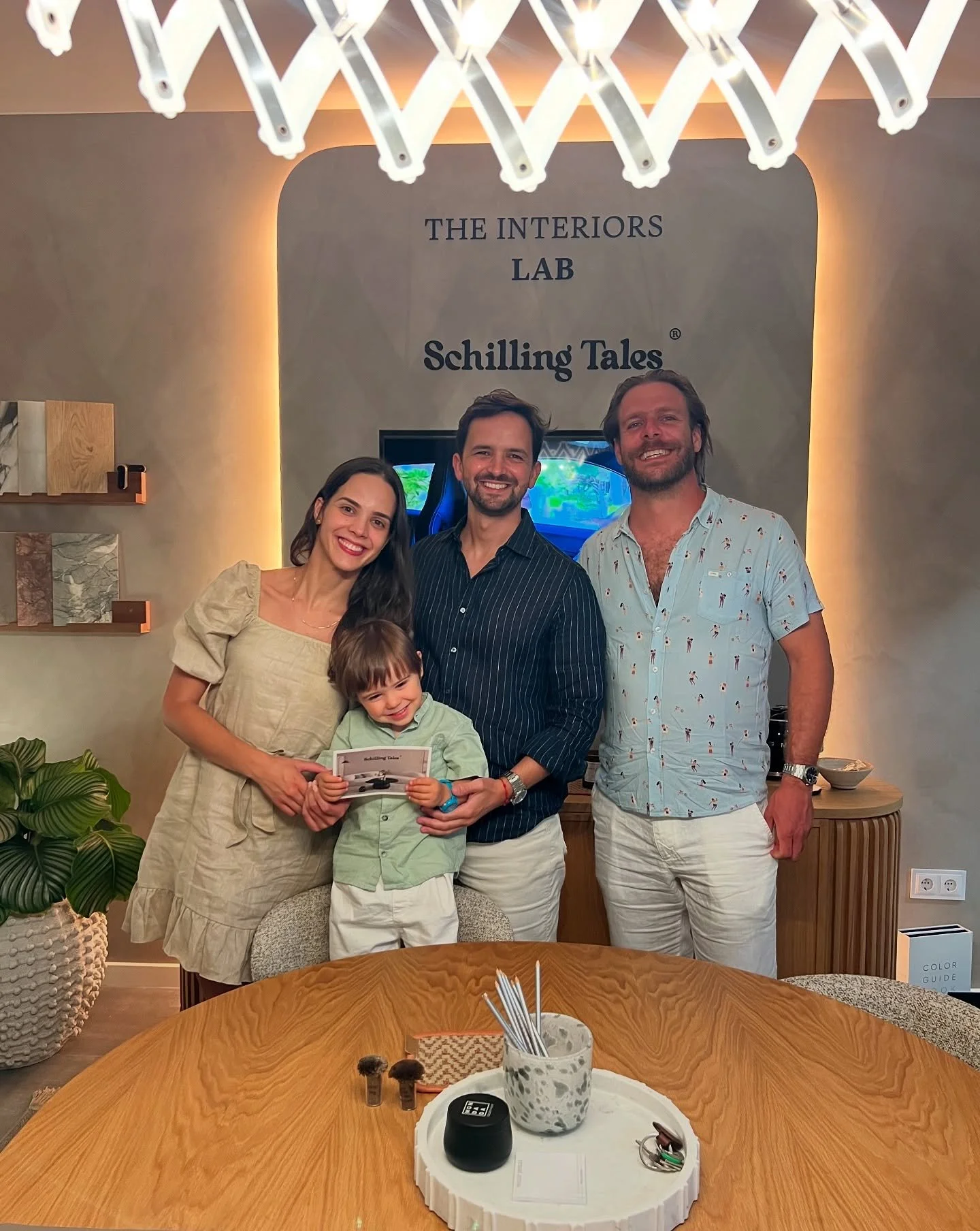 ⓅⓉ. Uma visita verdadeiramente especial ✨
Tivemos o privil&eacute;gio de receber no The Interiors LAB uma fam&iacute;lia muito querida, com quem j&aacute; partilh&aacute;mos dois cap&iacute;tulos de design. O primeiro, no apartamento da Madeira, tran