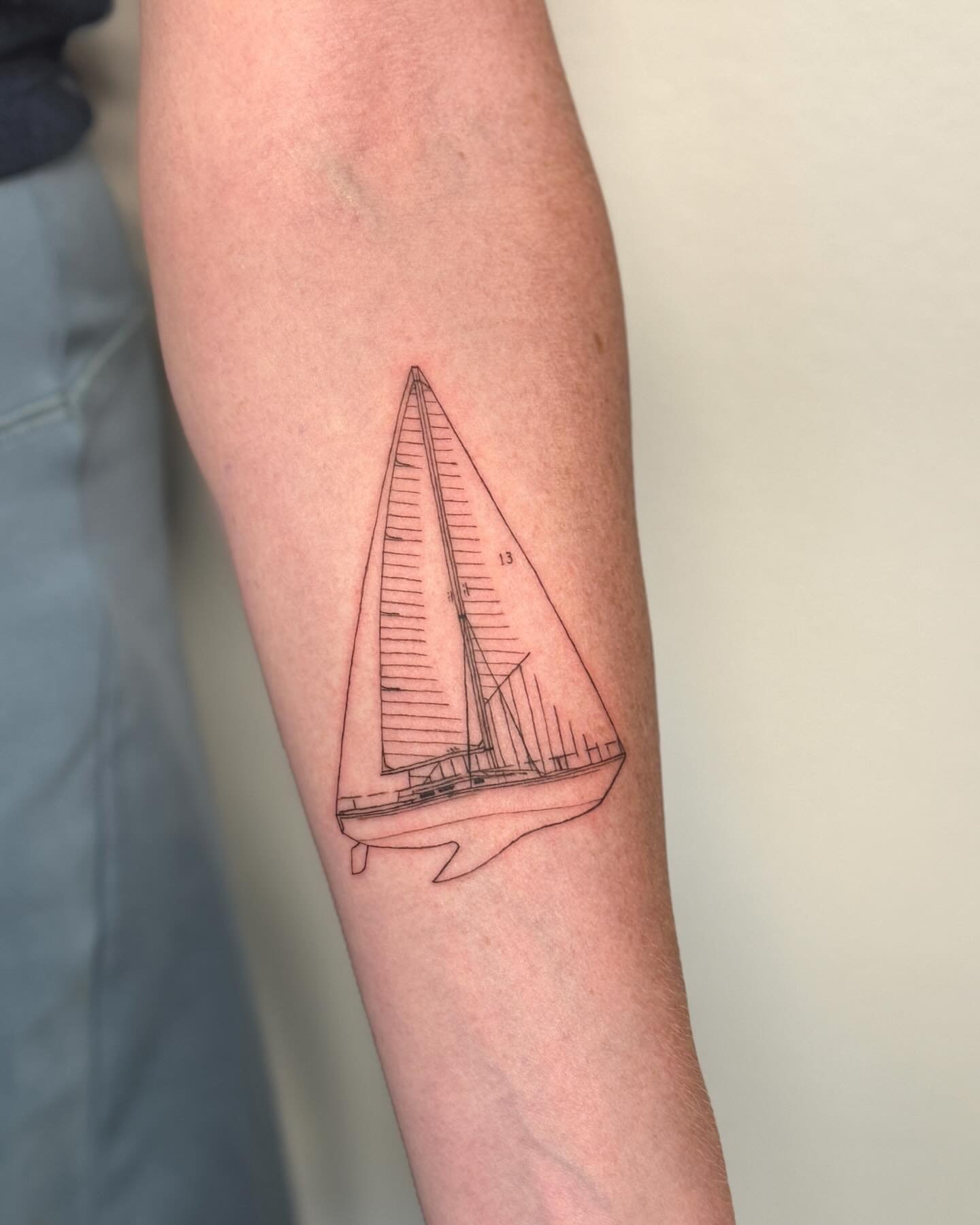 No coffee was consumed in the making of this tattoo ☕️ 

Suuch an amazing session with the daughter of the man who designed this beautiful sailboat. Thank you for sharing such a special project with me, Kira! ❤️

#seattletattoo #northbendtattoo #snoq
