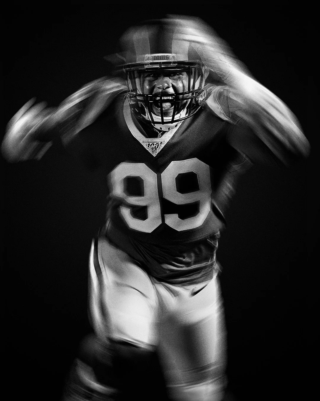 Congrats to @aarondonald99 for the mark he left on the game.&thinsp;&thinsp;
&thinsp;&thinsp;
We had the pleasure of doing a shoot with him for #Madden a couple years back. &thinsp;&thinsp;
&thinsp;&thinsp;
Shots by @rafael_astorga