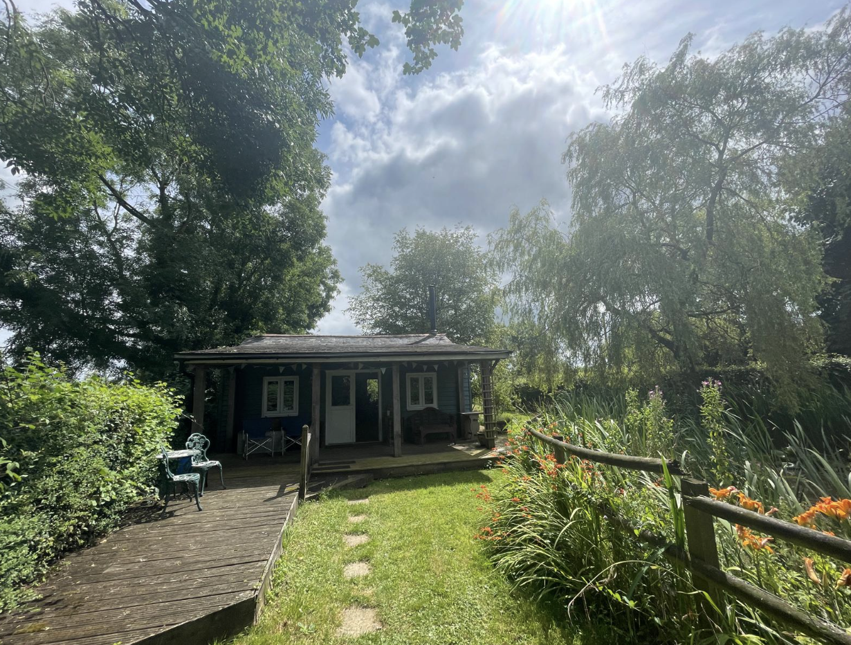 Inside the Garden Weaving Room: A Conversation with Lynne Davenport