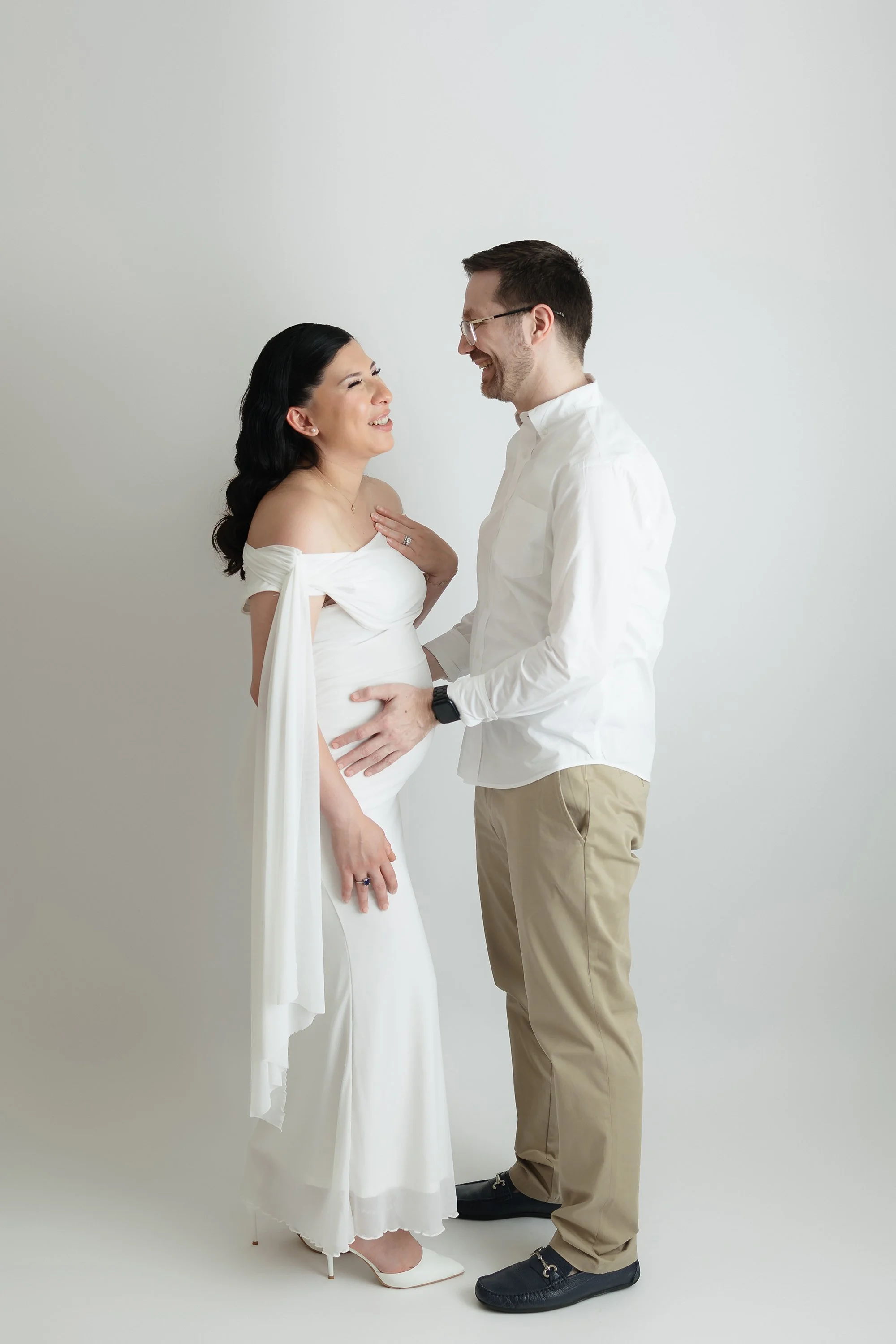 pregnancy photography session in manassas, VA studio