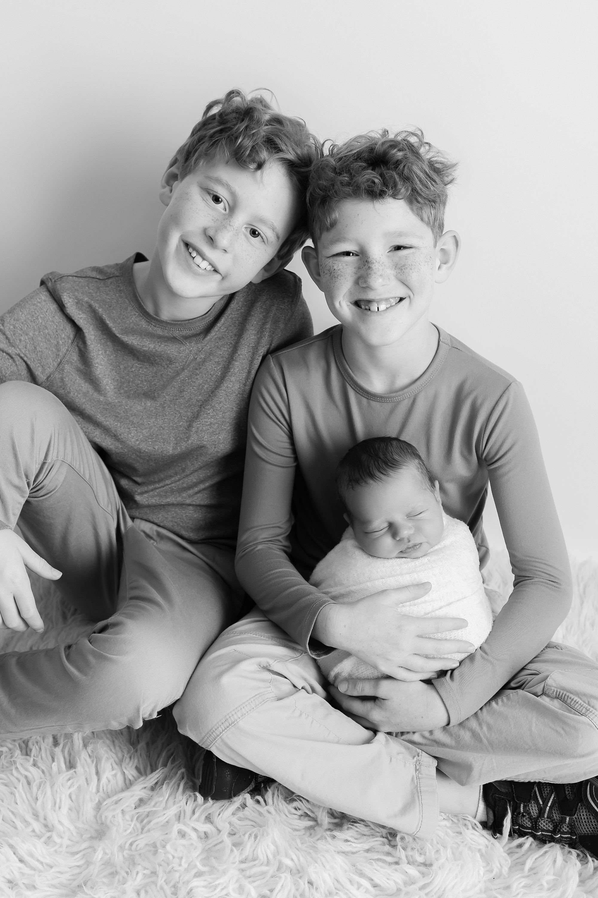 Manassas Virginia newborn sibling photo in studio session