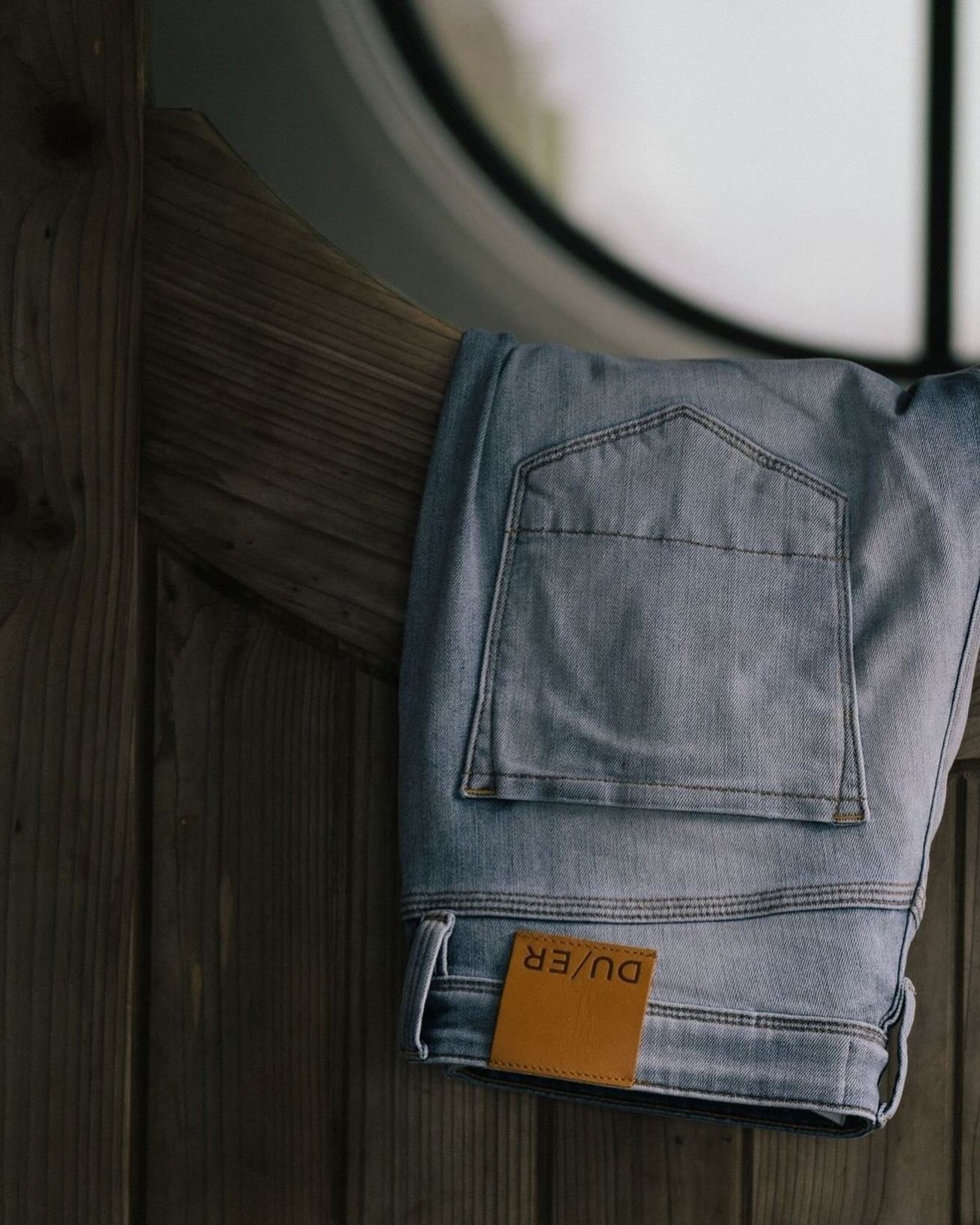 Lighter, brighter washes for the warmer and brighter spring and summer days ahead. Hit us up for new colors in @duerperformance denim and no sweat pants along with new fits and washes in @dl1961denim and @warpweftworld stretch denim. 
.
Shop Hours:
T