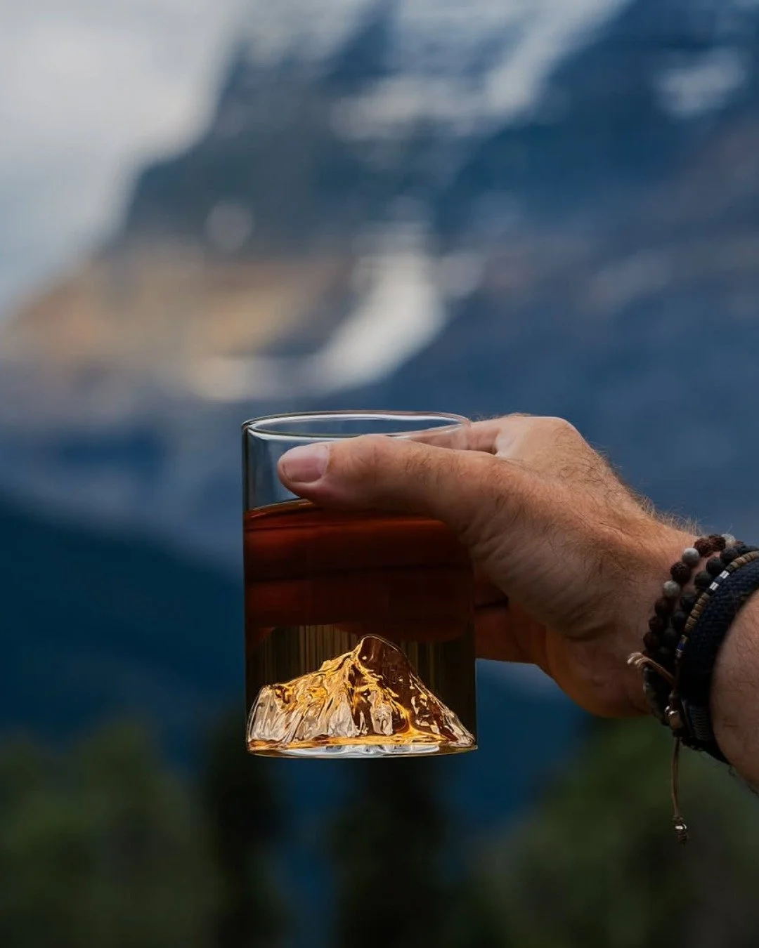 Weekends + mountain views = pure bliss 🏔✨
Savour the moment with MTNPK Glassware &mdash; where every sip feels like an adventure.

📸: @kareywood_photography

#WeekendVibes #MountainLife #MTNPK #SipInStyle #StuffFinds