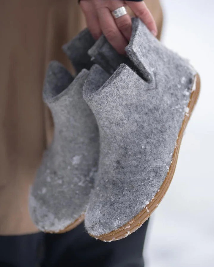 No matter the weather, your feet deserve the best.
Glerups = the ultimate apr&egrave;s-ski, apr&egrave;s-skate, apr&egrave;s-everything shoe.

Drop by, try them on, and don&rsquo;t take them off. Ever.