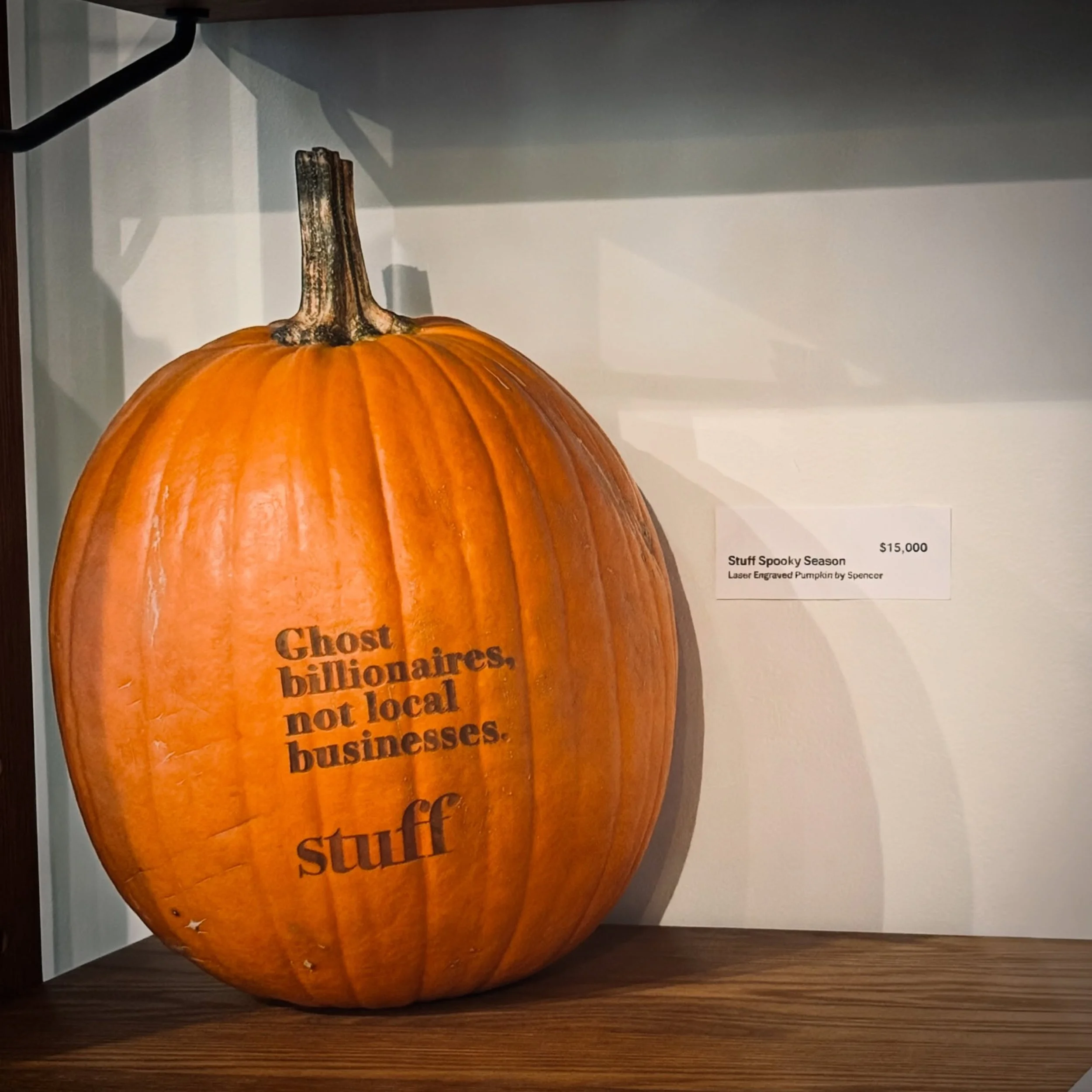 Gourdon is permanently attached to the counter and isn&rsquo;t for sale. Duh. 🎃

In other very important news: almost everything else in our shop is for sale and some of it is on sale. 

Shop without drama and support local at Stuff.

#kellyclarkson