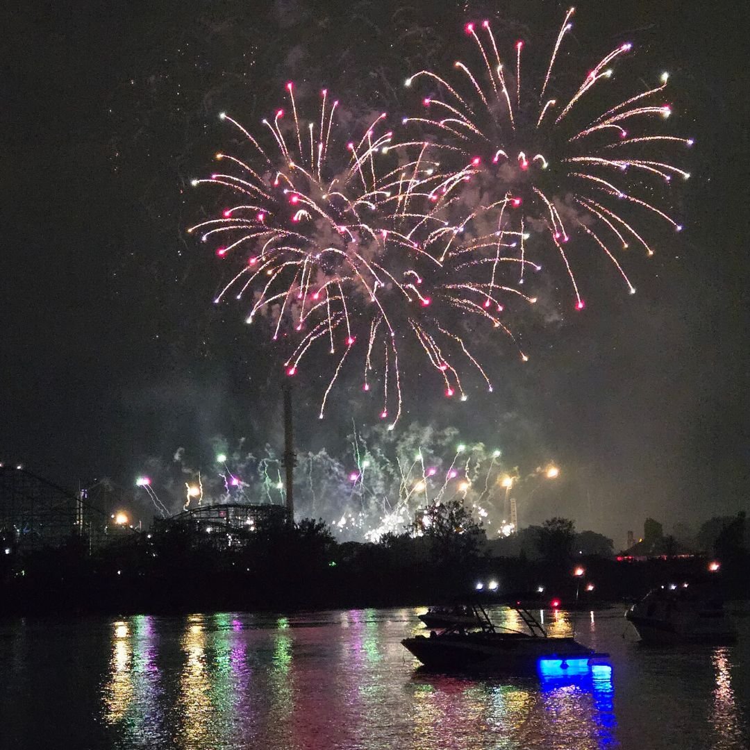 soiree-bateau-feux-dartifices.jpg