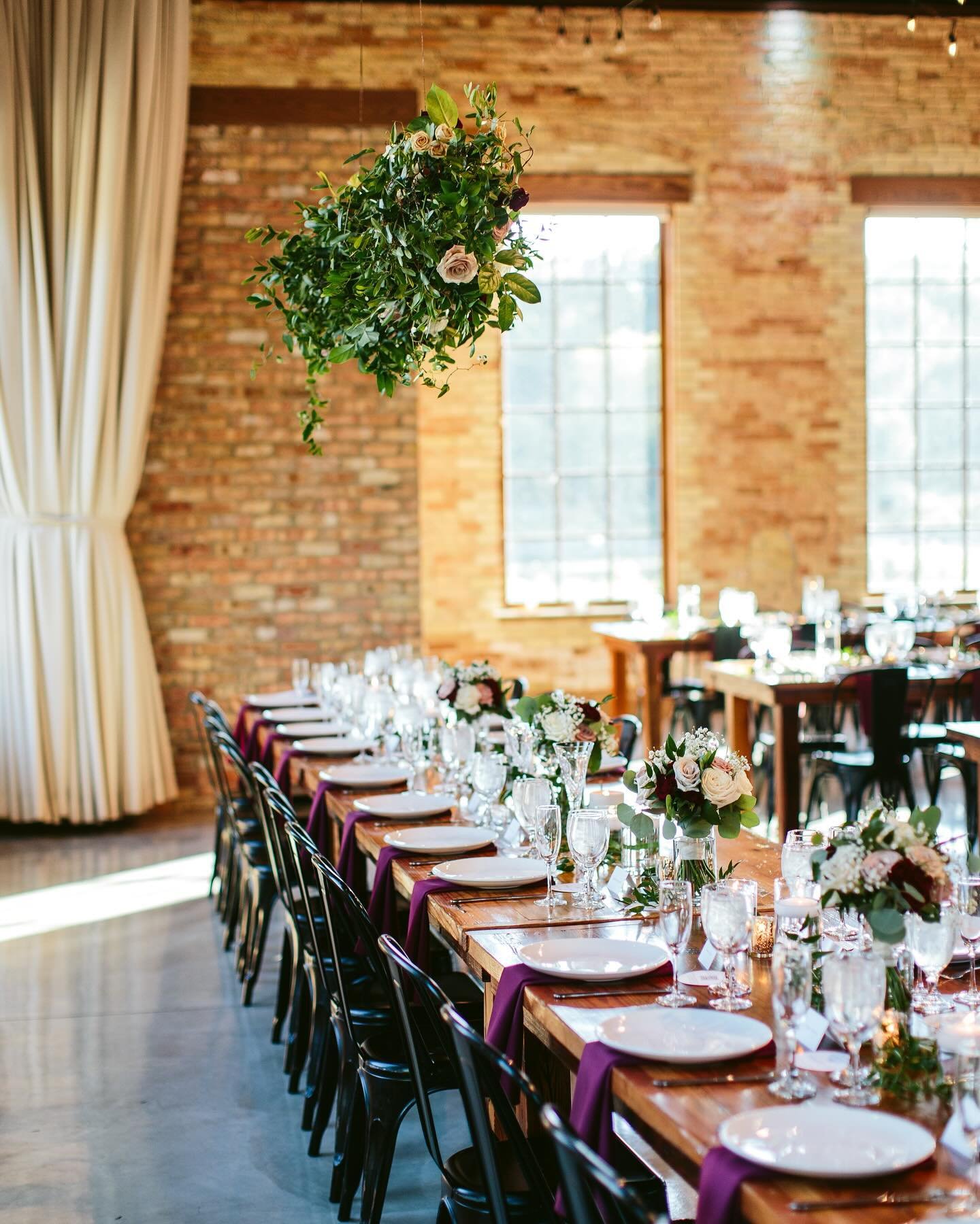 A lovely hanging floral piece is a beautiful way to bring the focus to the newly married couple during their reception! 

Photos by @nicodemcreative 
Venue @brixonfox