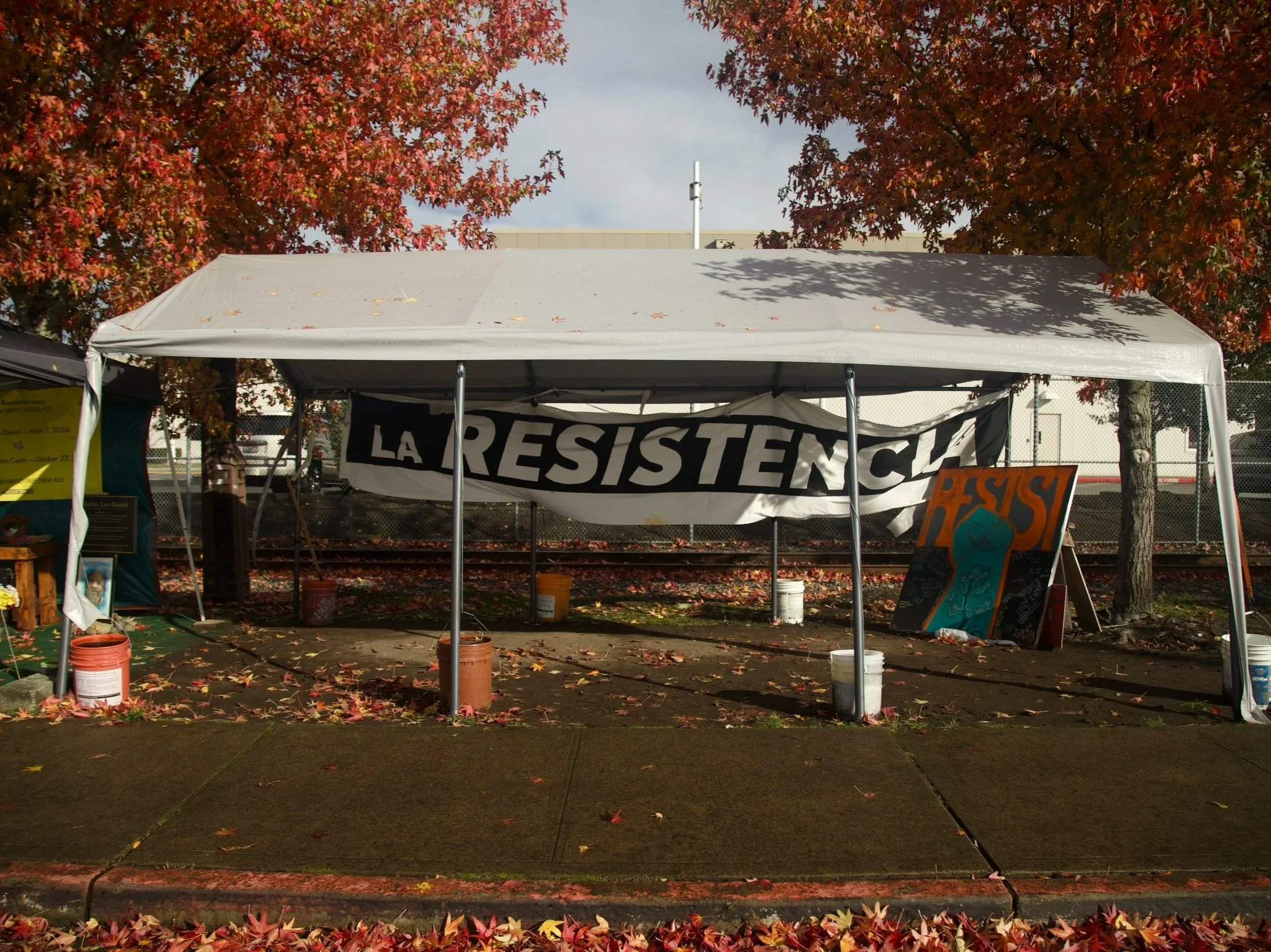 ¡El pueblo unido, jamás será vencido! The people united will never be defeated