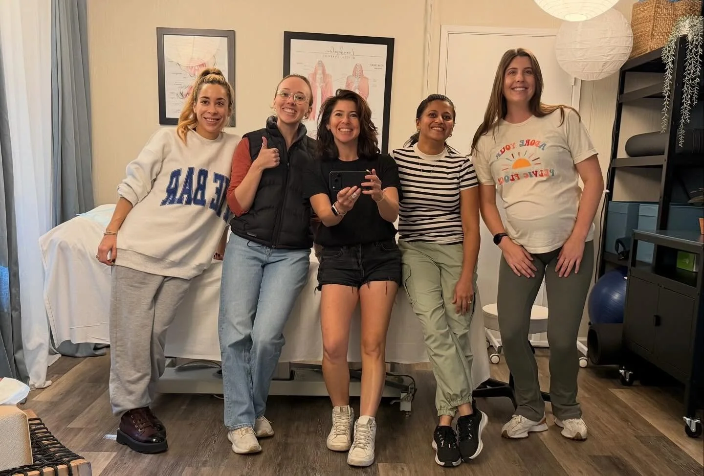 Clinical skills day with the Healthy Pelvis team! 

We focused on advanced TMJ/TMD treatments and supported our amazing colleague, Haley, in her 3rd trimester! 🤰

We love what we do! 🤍