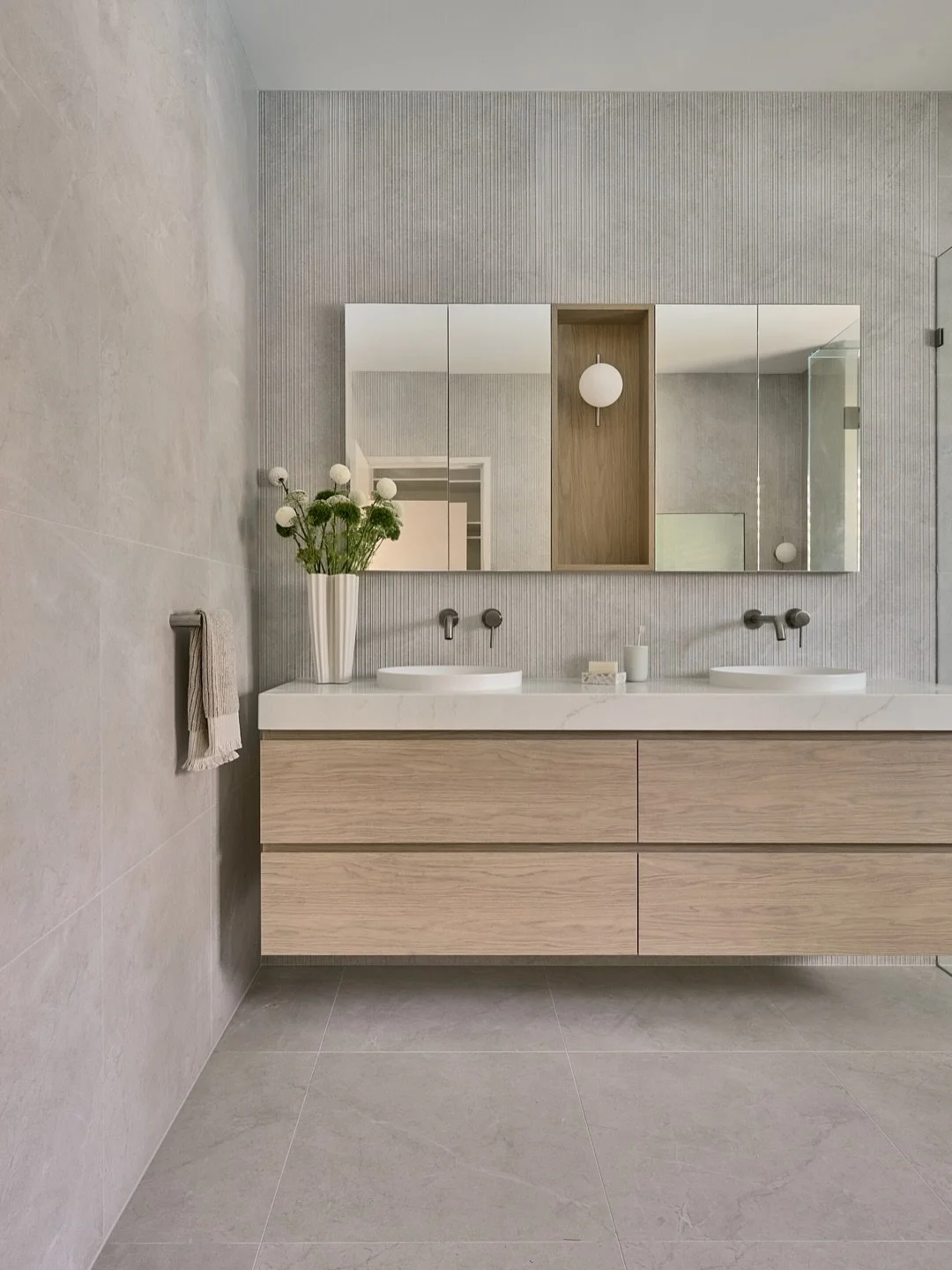 Ensuite at BROOKE: After, during and before 🫶🏼

Interior design &amp; styling @birdrockinteriors 
Photography @leedavidpena
Build @nedconbuilding