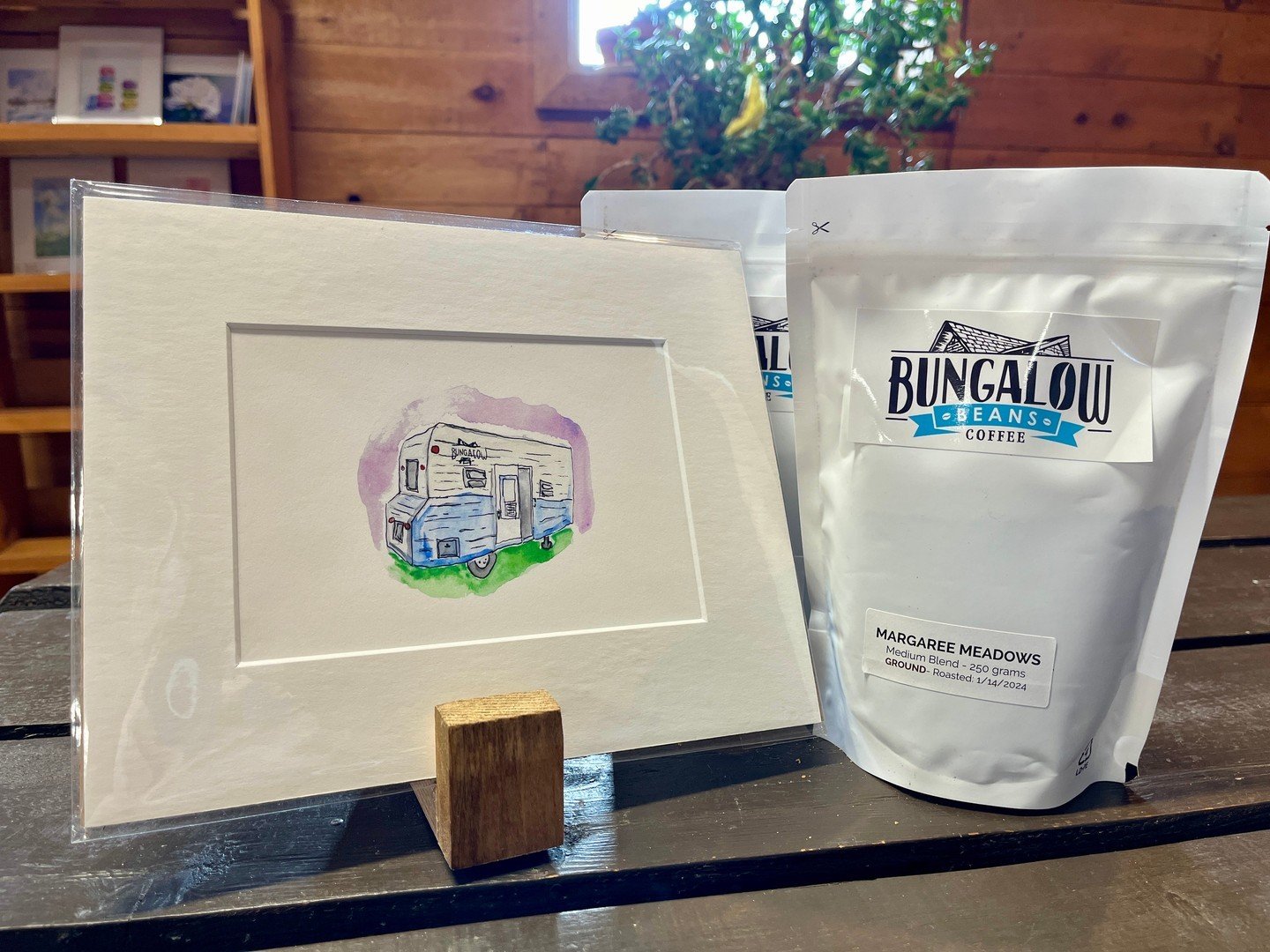 Check out the @bungalowbeans Coffee Camper featured in artist Joel Inglis' painting! Both the painting and the coffee can be purchased in store at The Hub☕

Open today until 5pm!
📍1415 Highway 105, Bras D&rsquo;Or