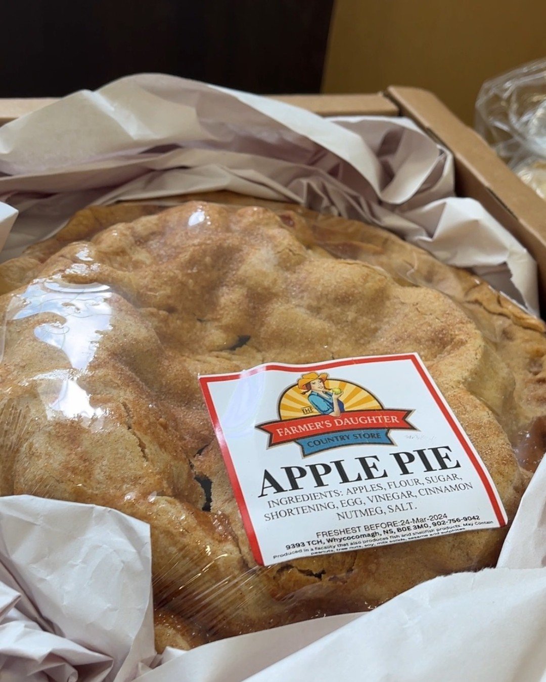 🥧High on the list of best smells of all time: fresh baked apple pie

@farmersdaughtercountry Apple Pie is available online! Orders open Friday at 12pm