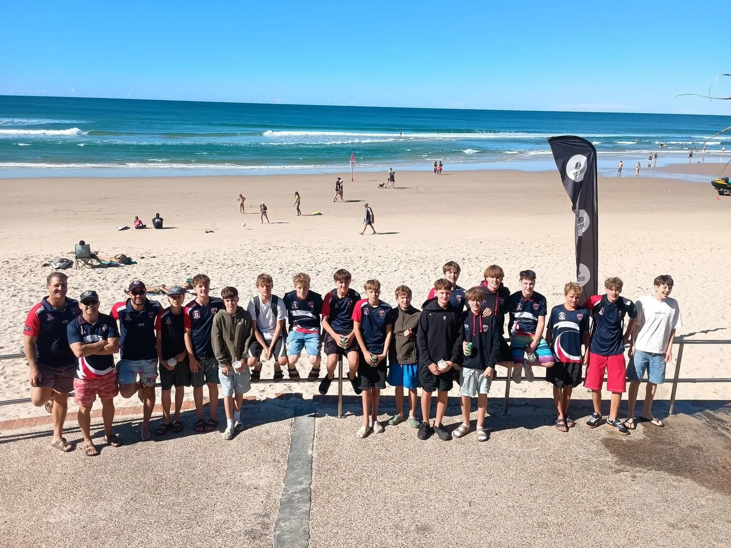 U/15 Breakers Barefoot Bowls at Coolum Bowls Club. What an awesome team experience 🌟 

Thanks to all the players for embracing the day and having fun! 👊
🔴⚪🔵