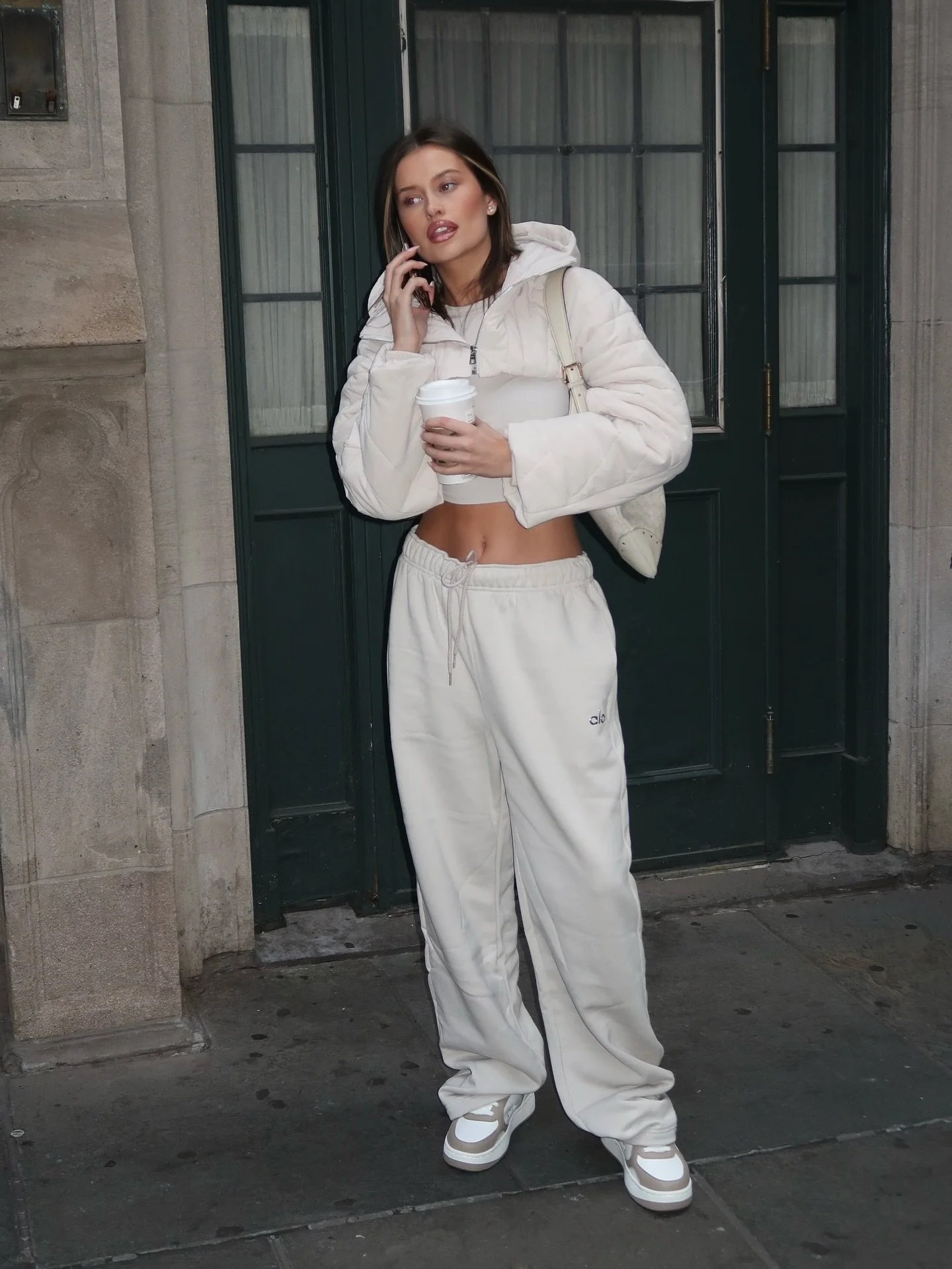 🤍☁️ @alo 

Alo Partner