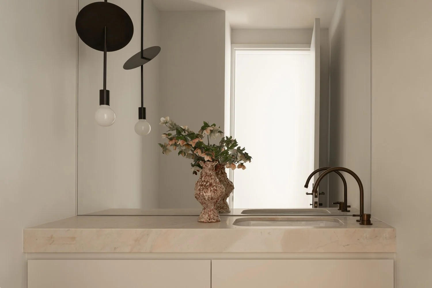 perth-swanbourne-maek-custom-luxury-home-pink-marble-bathroom-1.jpg