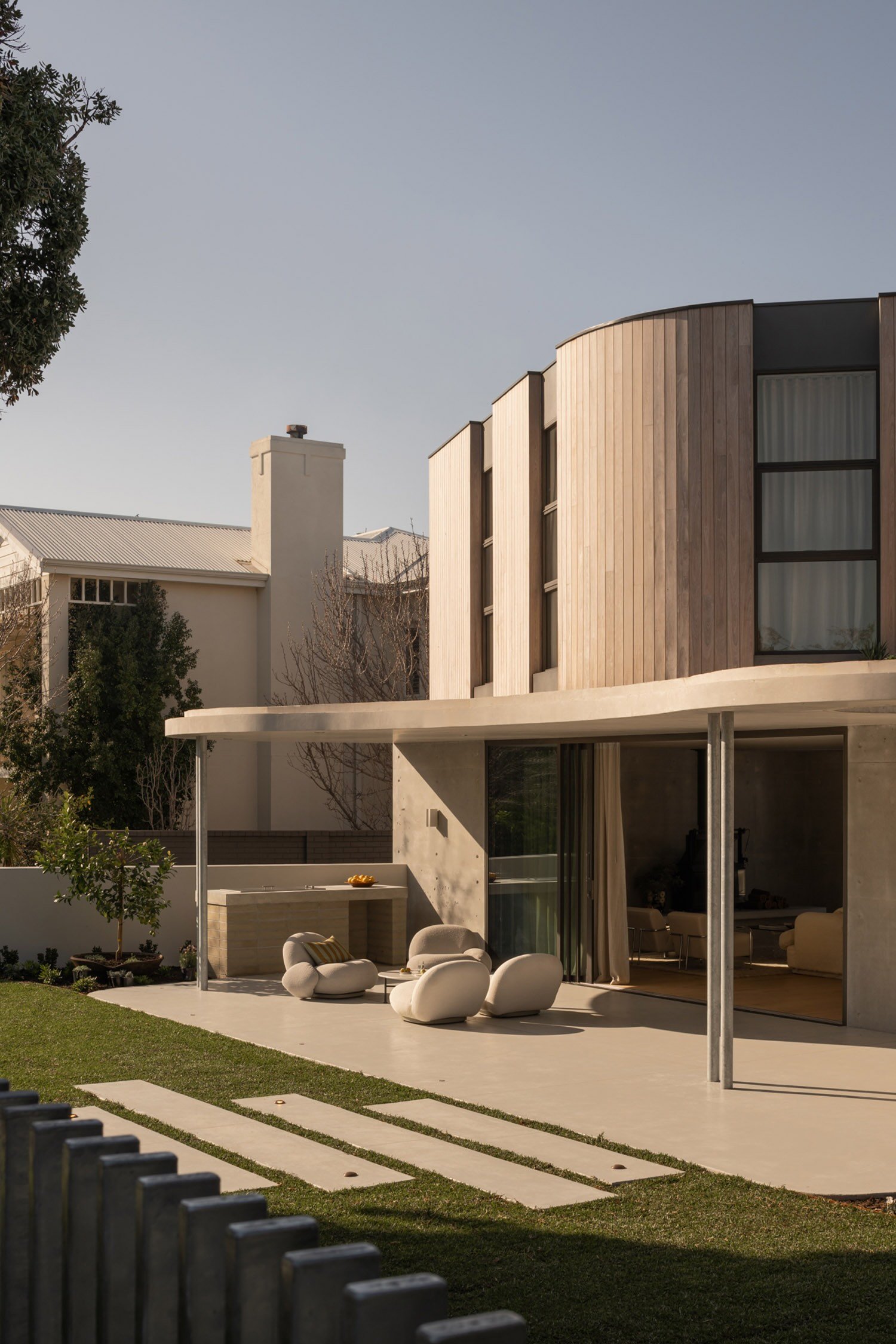 perth-swanbourne-maek-custom-luxury-home-off-form-concrete-outdoor-entertaining-cult-design-2.jpg