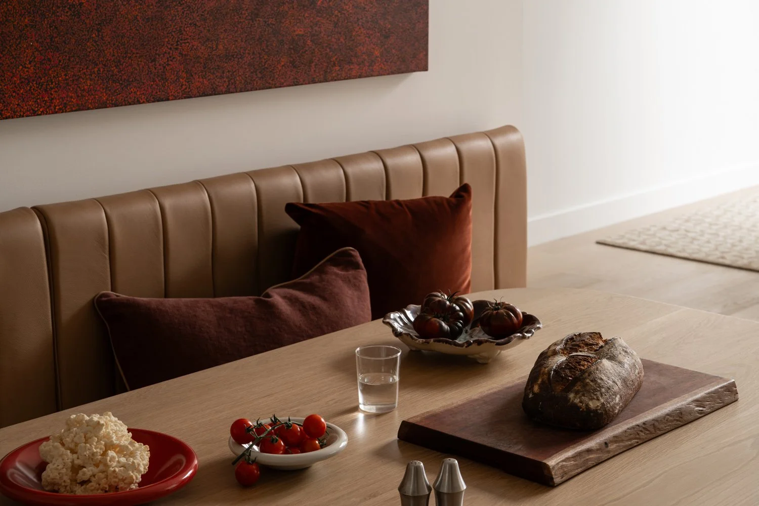 perth-cottesloe-maek-custom-luxury-home-interior-design-kitchen-leather-banquette-dining-jardan-3.jpg