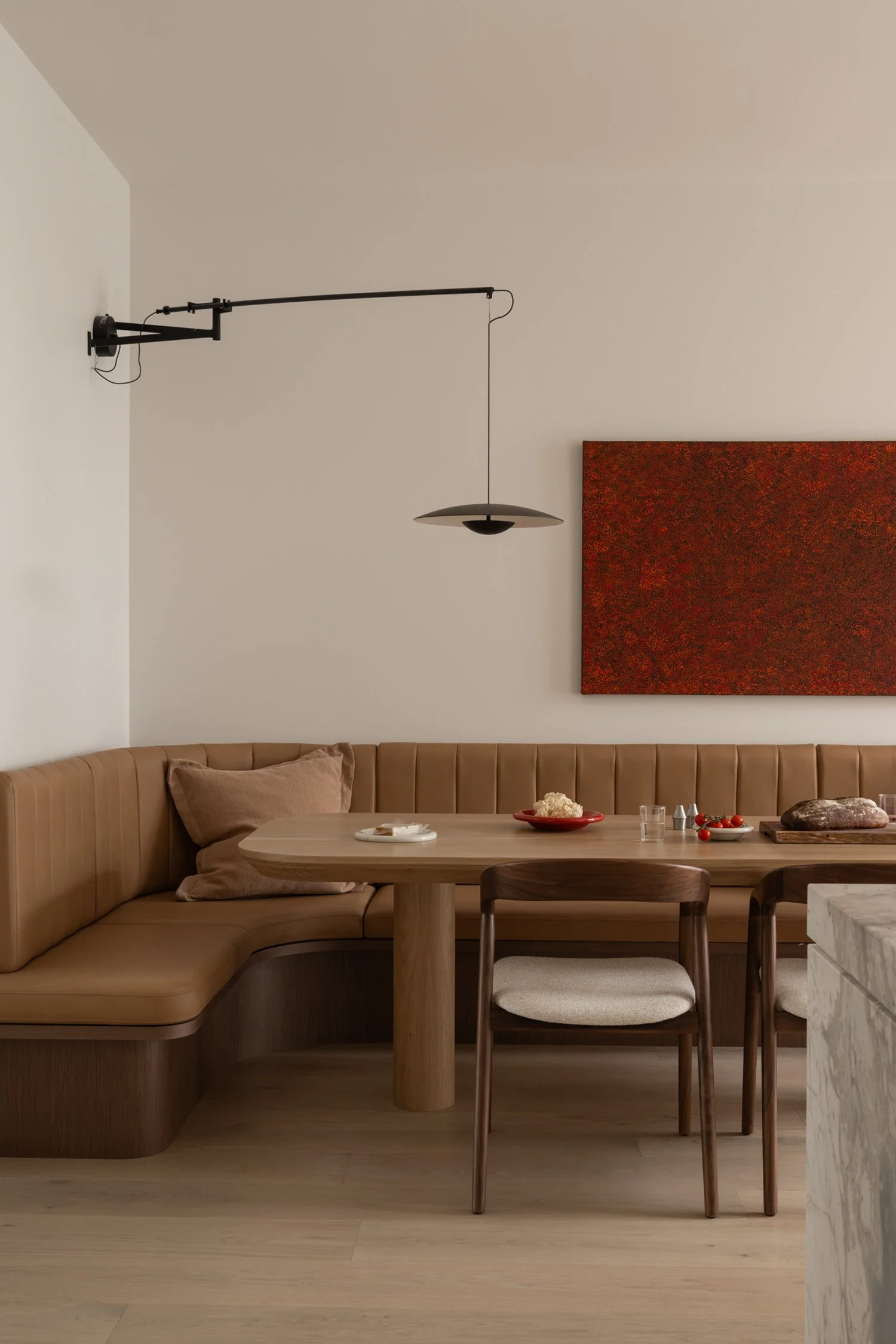 perth-cottesloe-maek-custom-luxury-home-interior-design-kitchen-leather-banquette-dining-jardan-1.jpg
