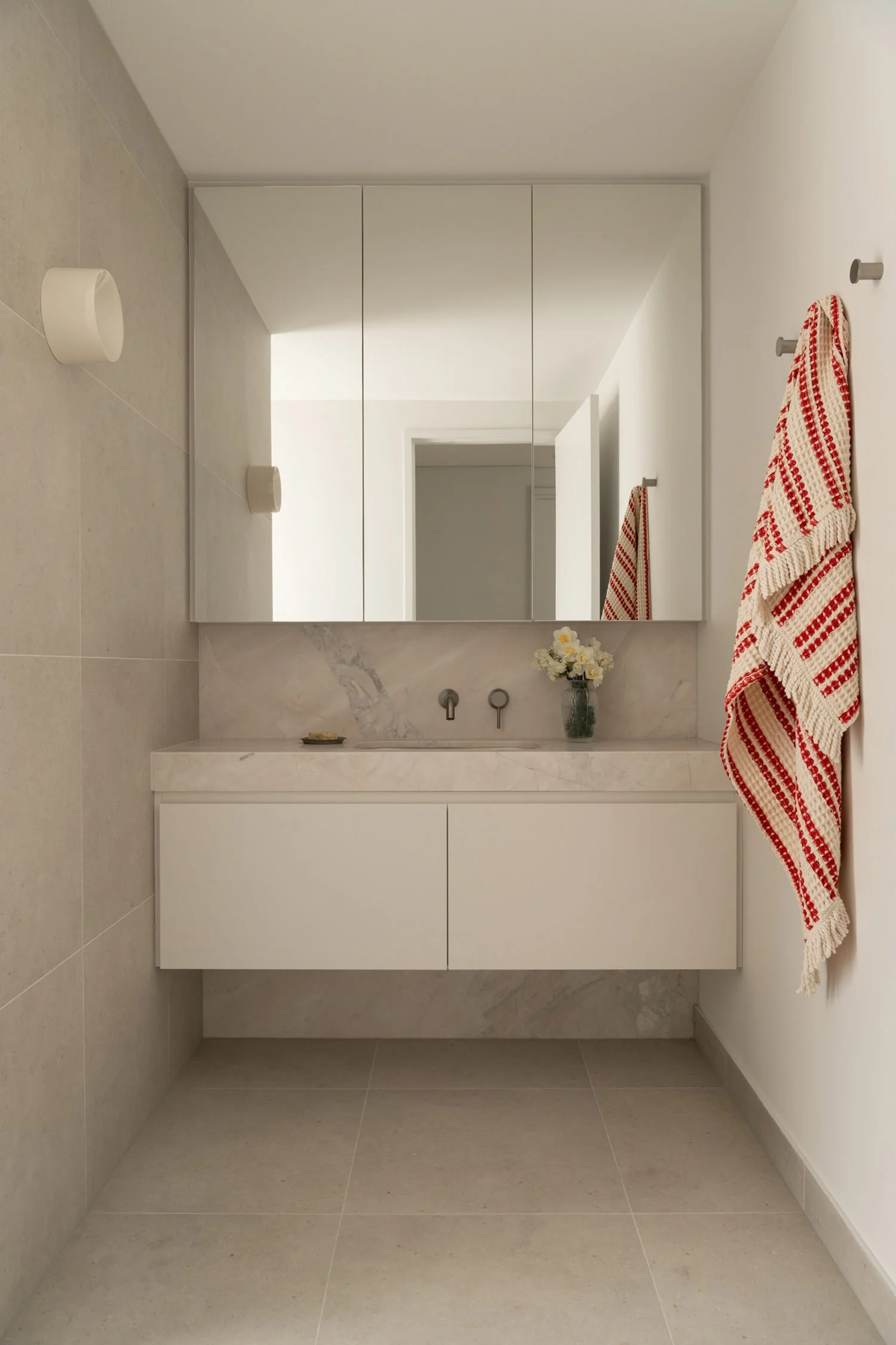 perth-swanbourne-maek-custom-luxury-home-pink-marble-bathroom-2.jpg