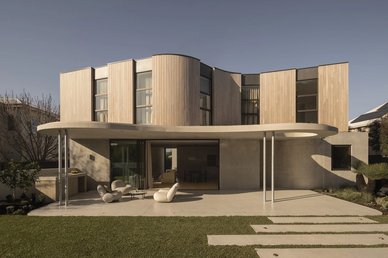 perth-swanbourne-maek-custom-luxury-home-off-form-concrete-exterior-1.jpg