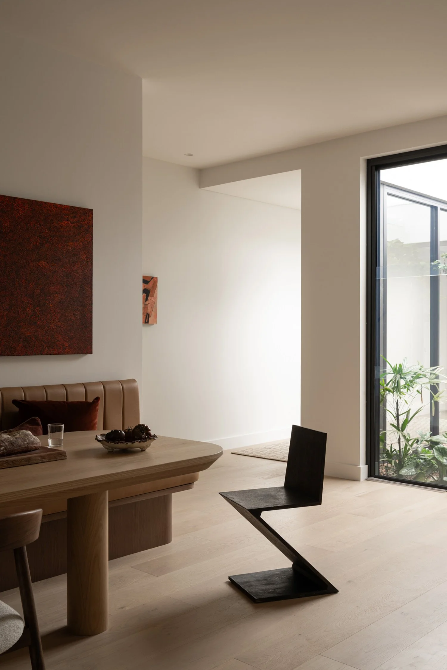 perth-cottesloe-maek-custom-luxury-home-interior-design-kitchen-leather-banquette-dining-jardan-2.jpg