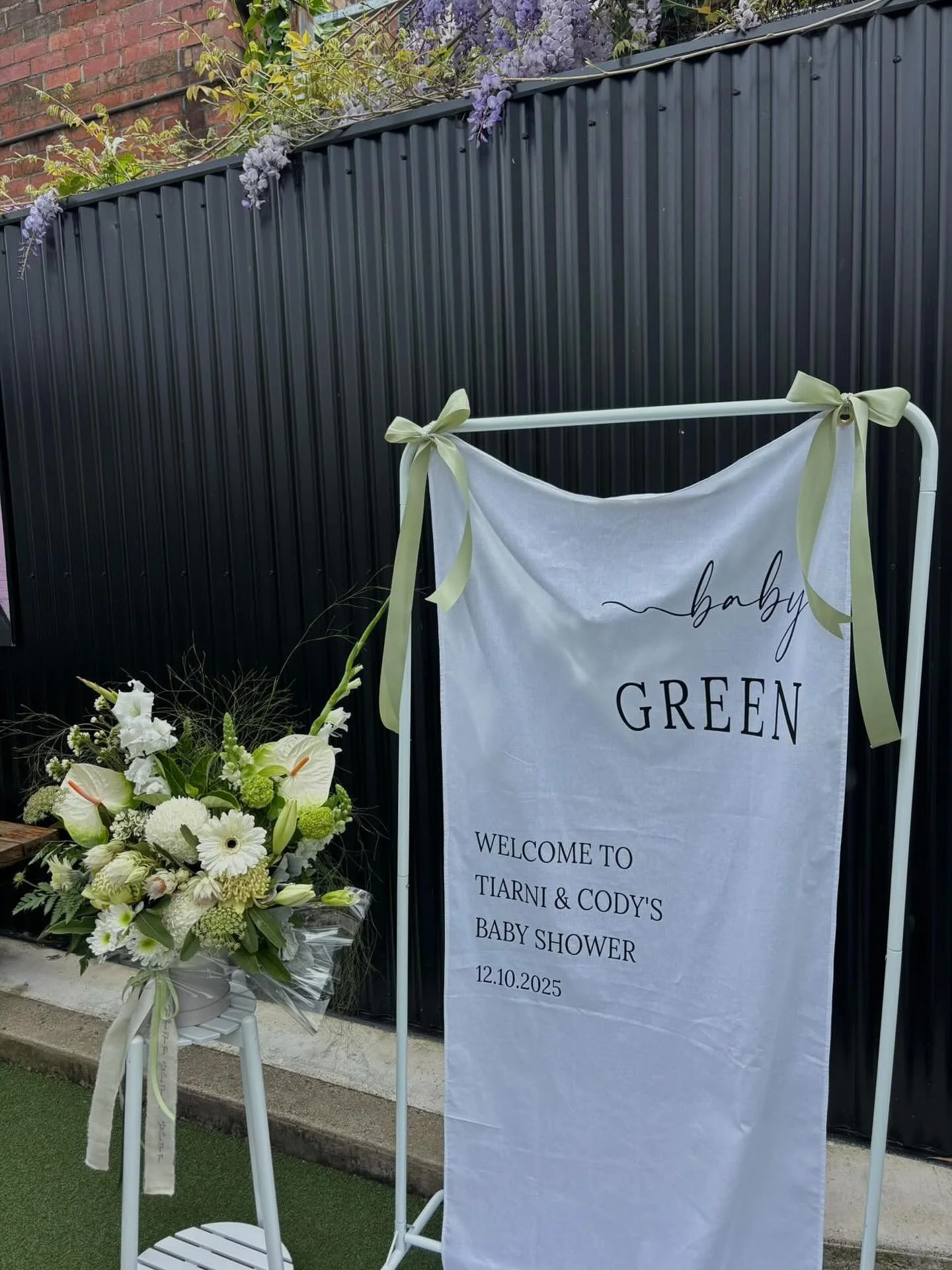 Congratulations to Tiarni and Cody who are expecting Baby Green soon 💚
Wishing you both all the best as you step into parenthood x
Fabric signage @that.classy.gal