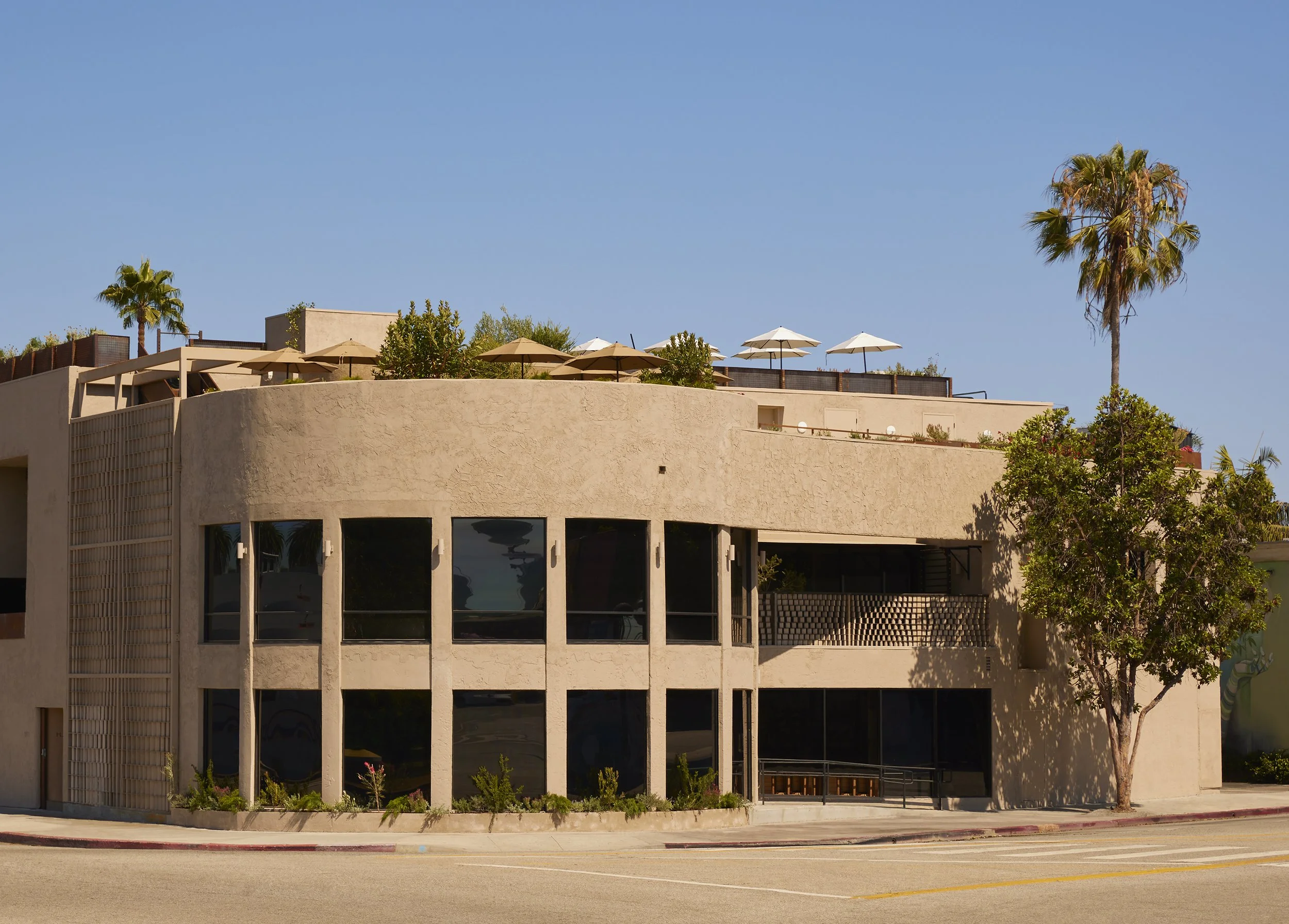 Hume LA — frame 2