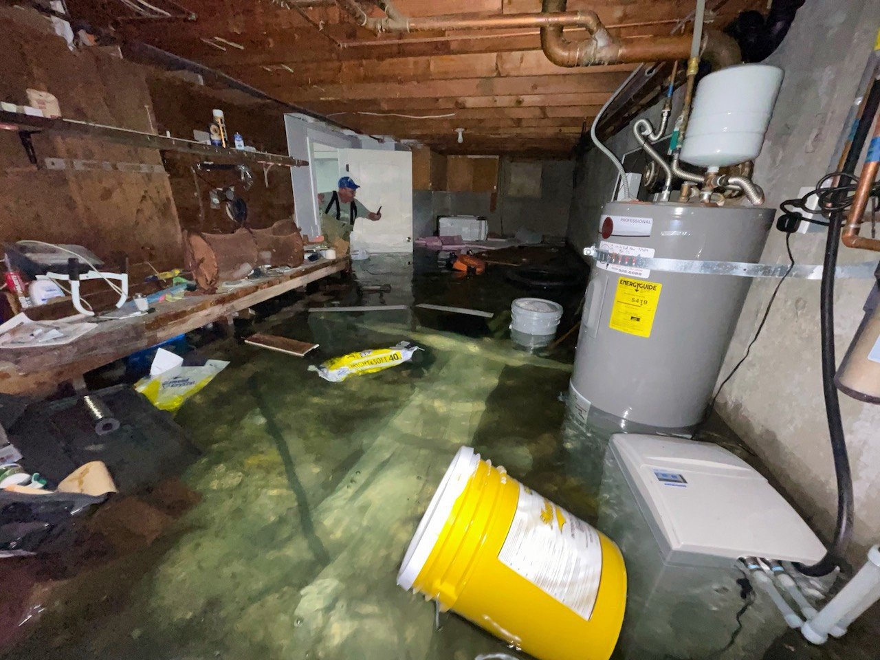 Flooded water heater