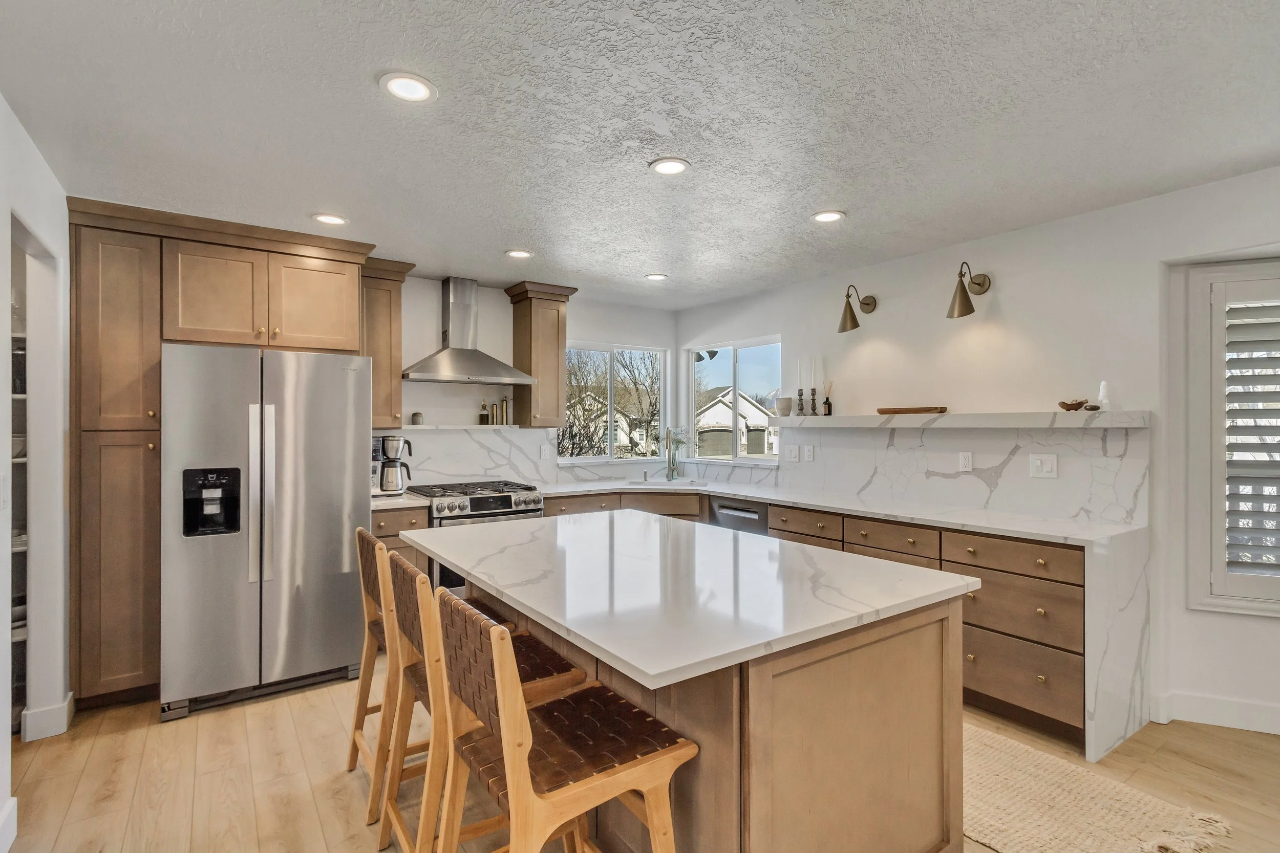 Kitchen by Timber Realty and Remodel