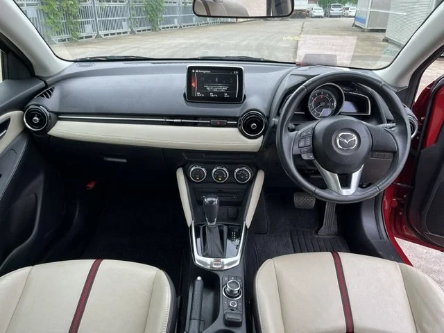 395345 2015 MAZDA DEMIO HATCHBACK 3.jpg