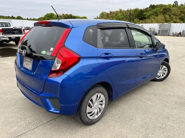 390364 2014 HONDA FIT HATCHBACK 2.jpg
