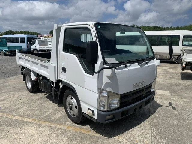 396995 2010 ISUZU ELF TRUCK.jpg