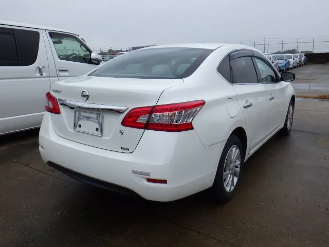 394494 2013 NISSAN SYLPHY SEDAN 2.jpg